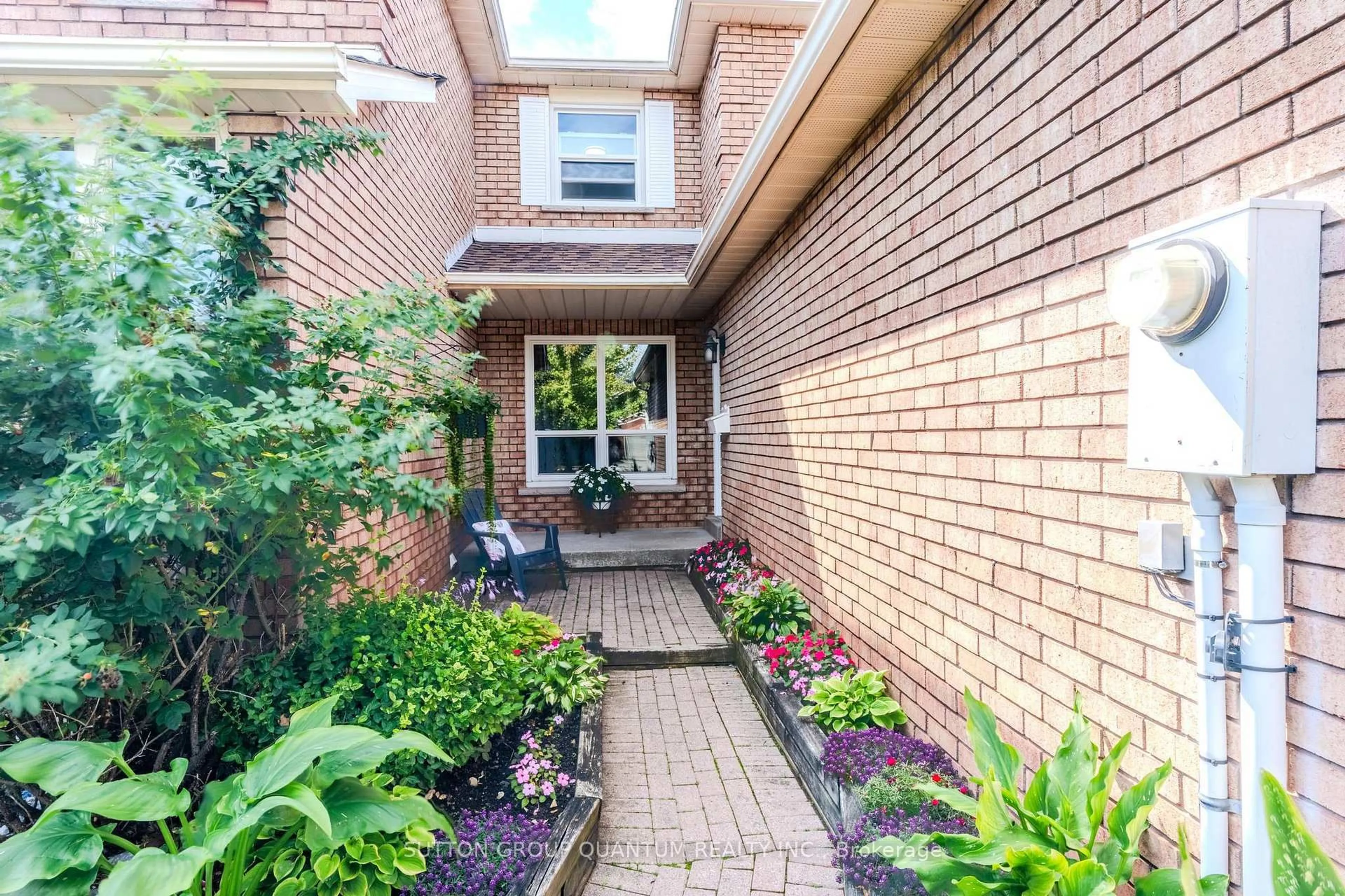 Unknown for 1237 Blackburn Dr, Oakville Ontario L6M 2W5