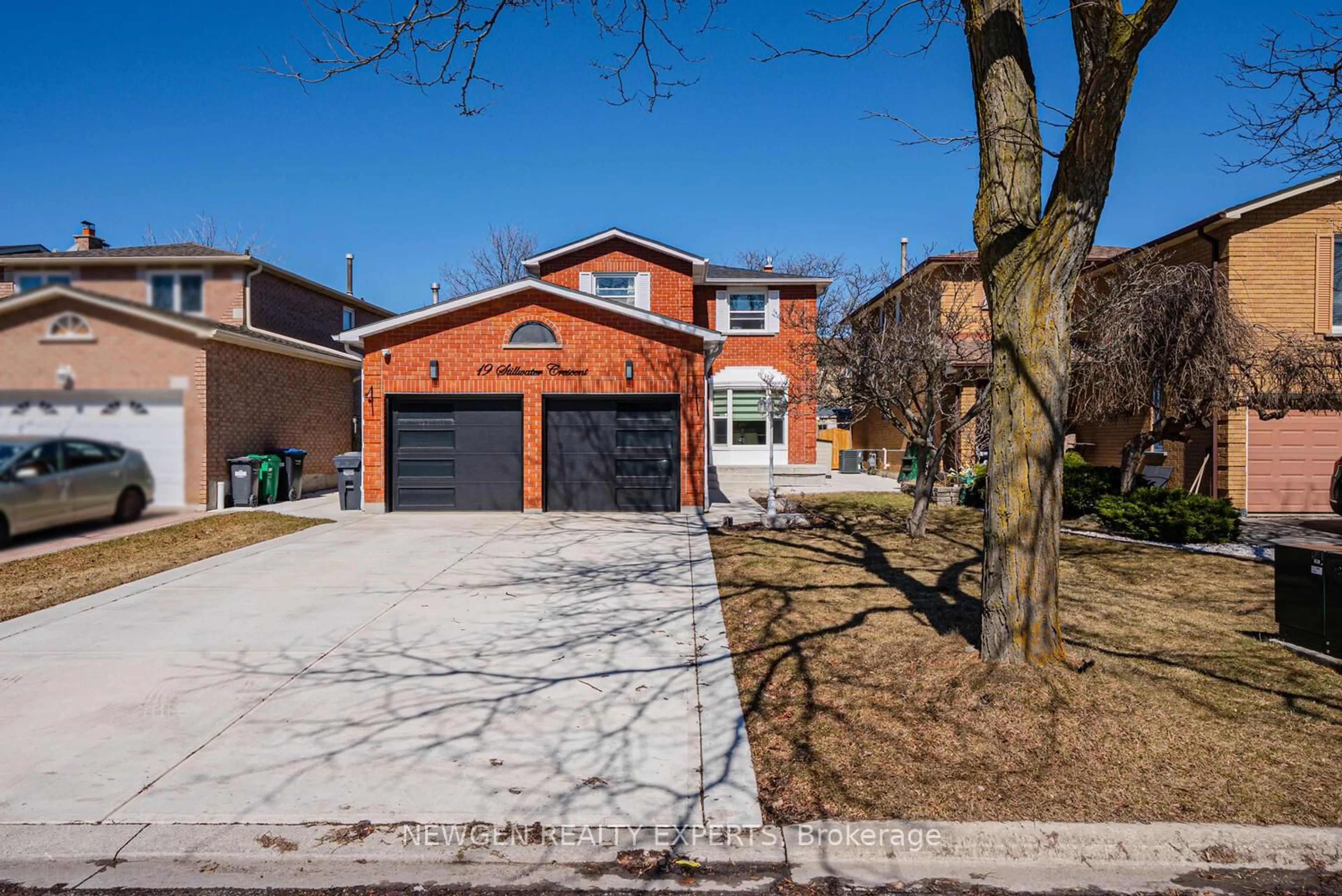 Home with brick exterior material, street for 19 Stillwater Cres, Brampton Ontario L6X 3K6