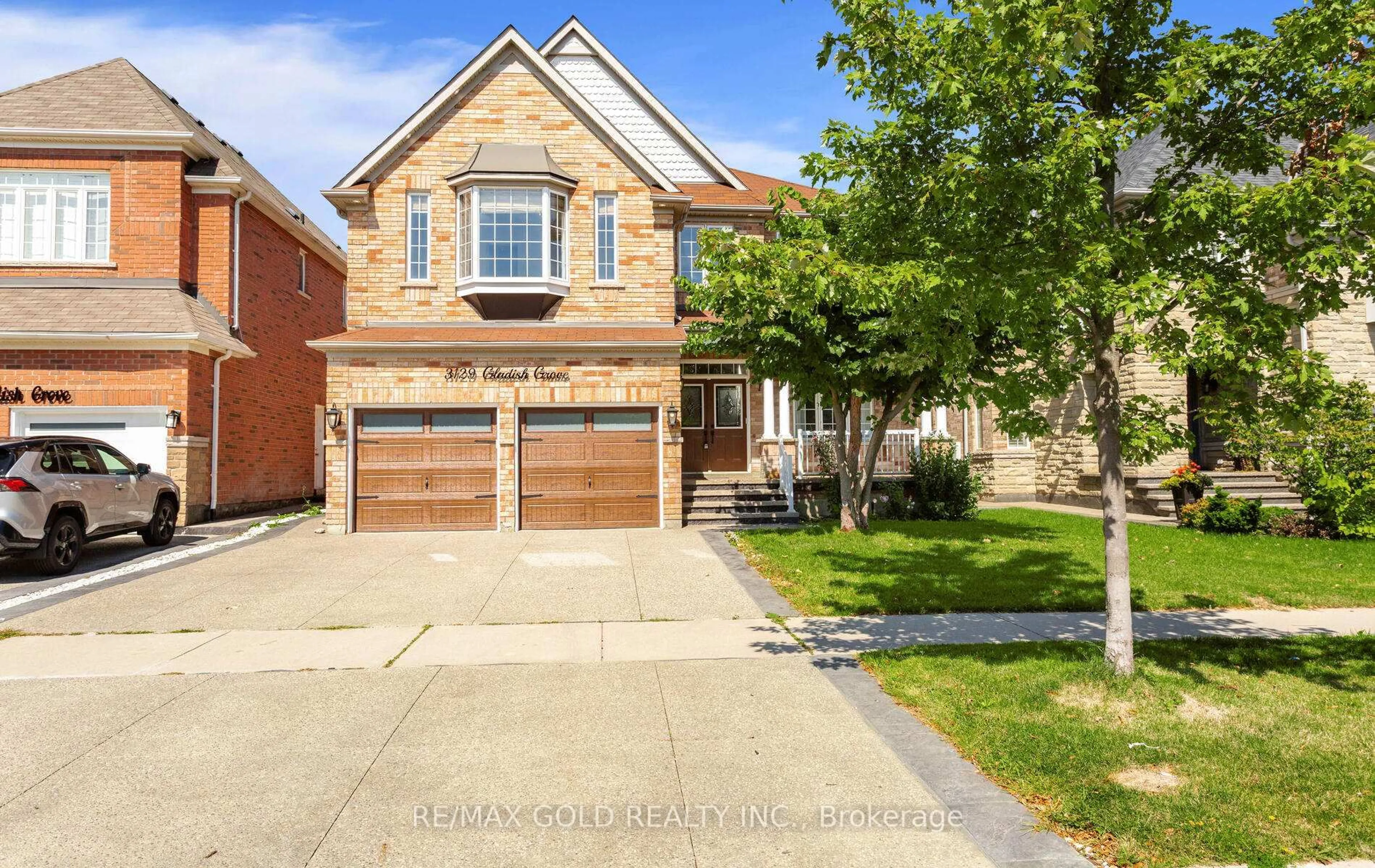 Home with brick exterior material, street for 3129 Gladish Grve, Mississauga Ontario L5M 0C3