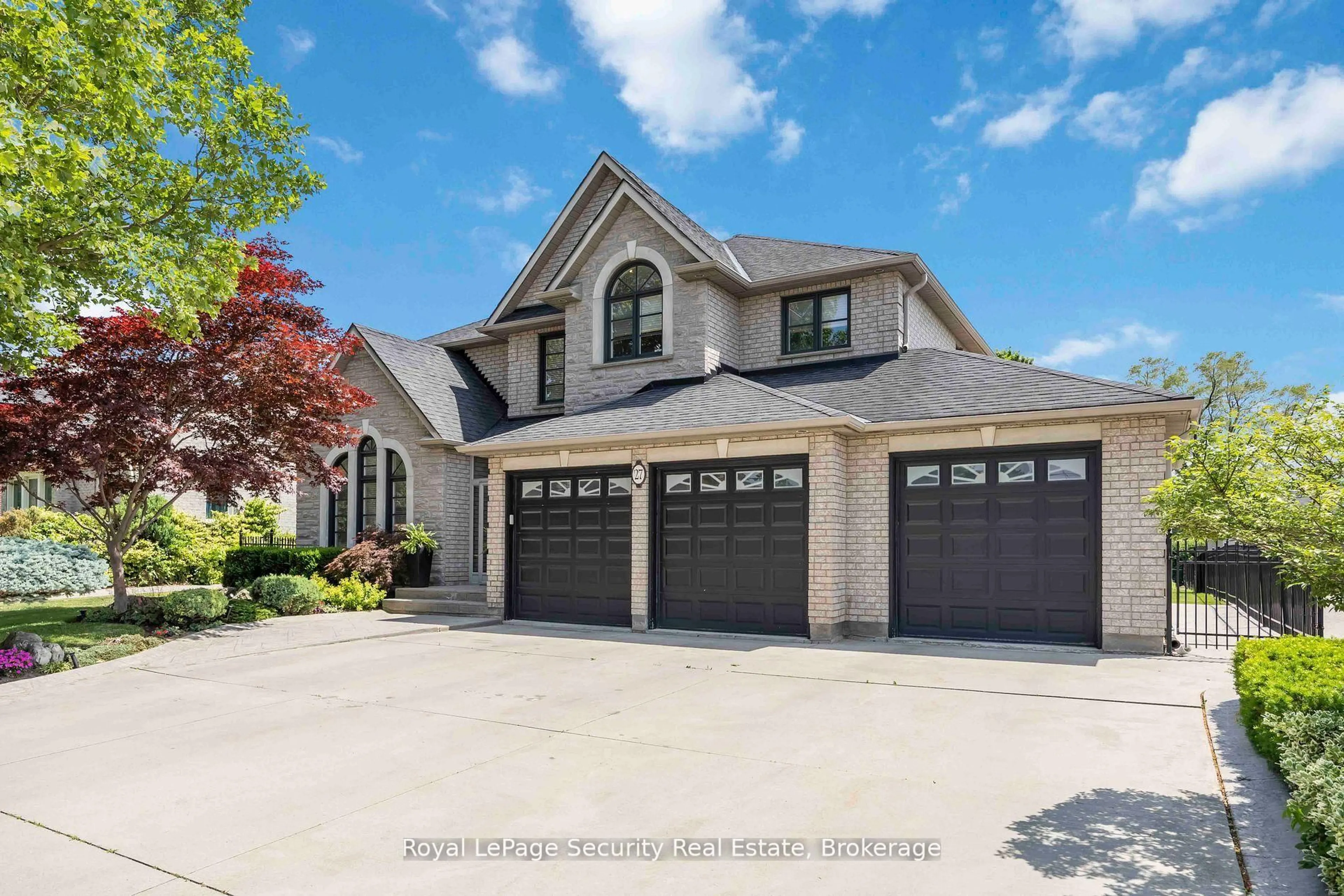 Unknown for 27 Gaydon Ave, Toronto Ontario M9M 1G6