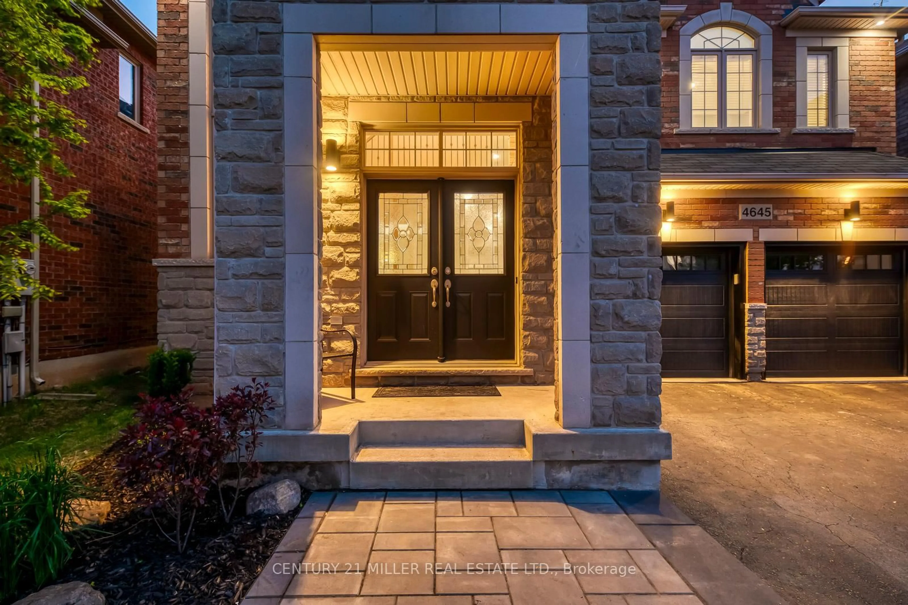 Indoor entryway for 4645 Ethel Rd, Burlington Ontario L7M 0E4