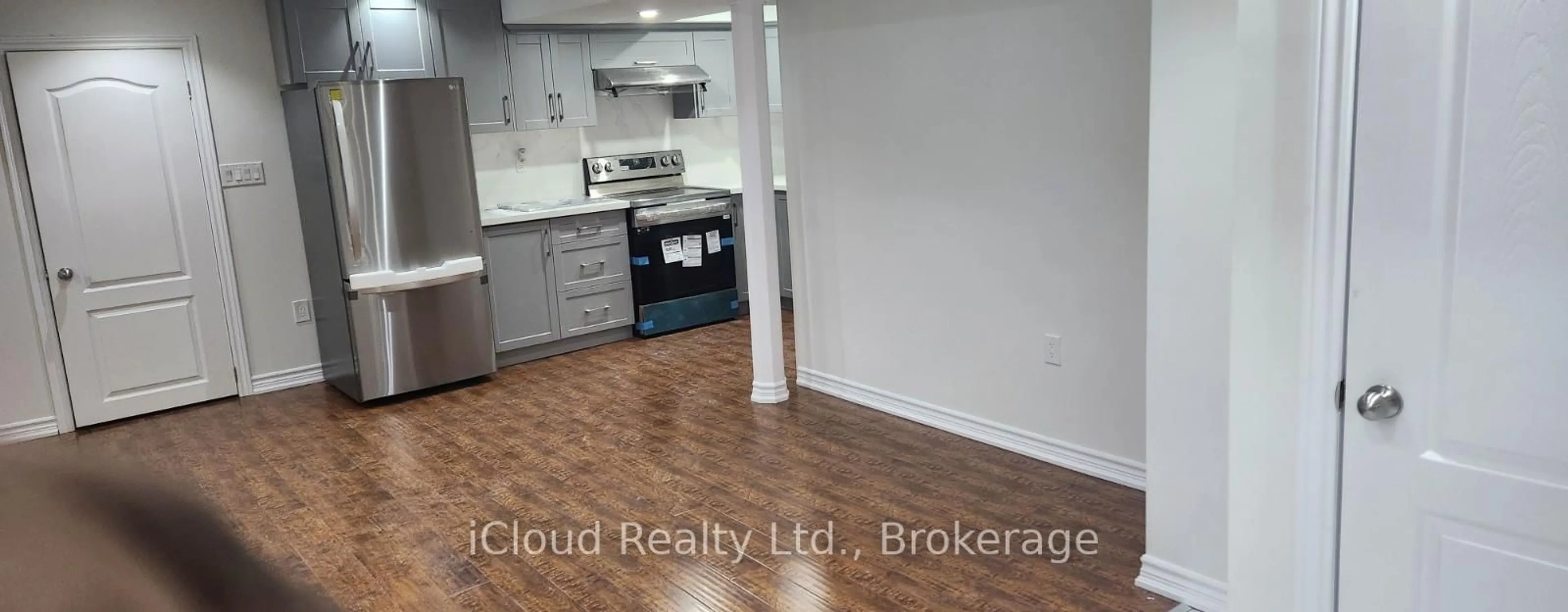 A pic of a room for 15 Nina Pl, Brampton Ontario L7A 2E4