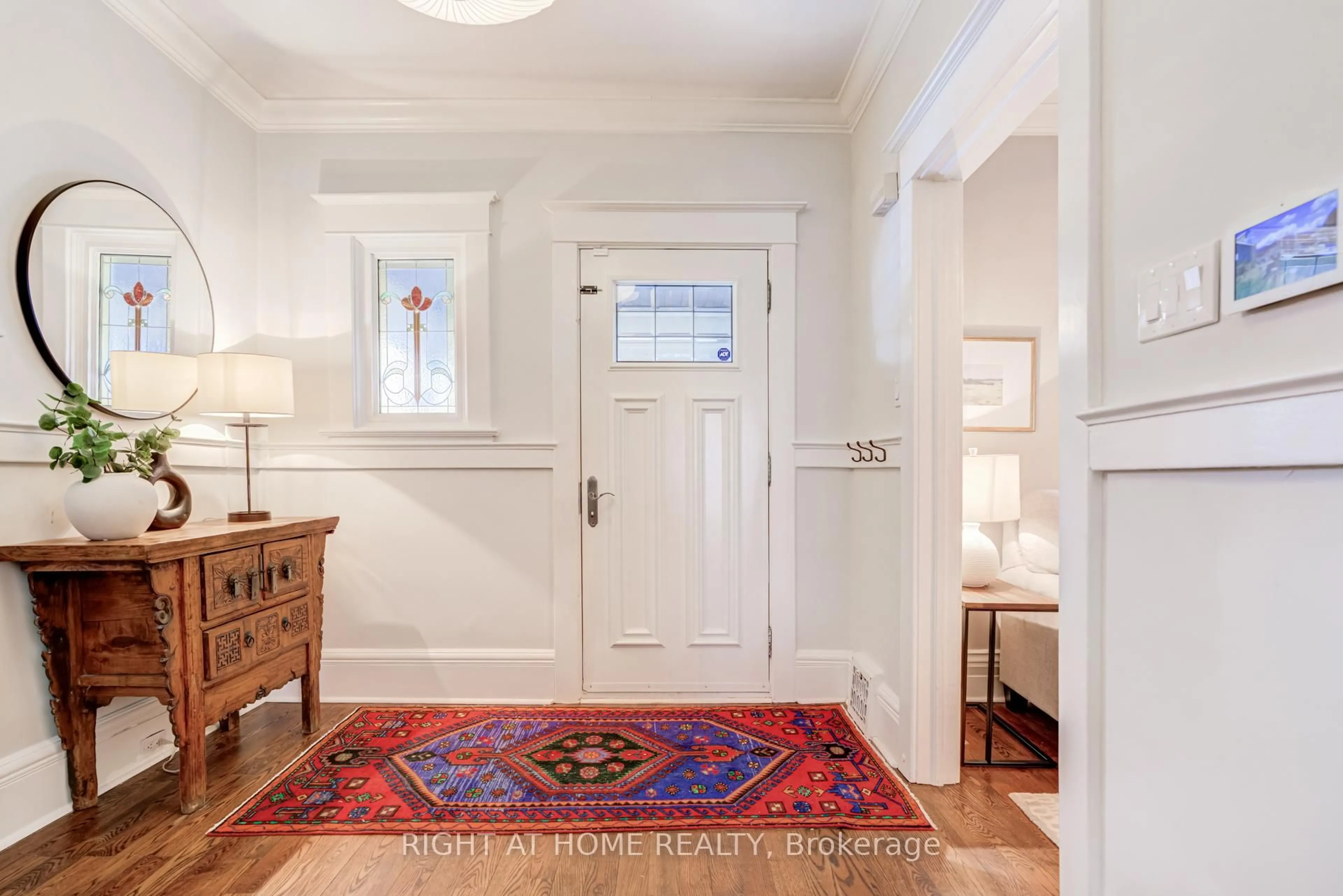 Indoor entryway for 19 Rowland St, Toronto Ontario M6P 1M2