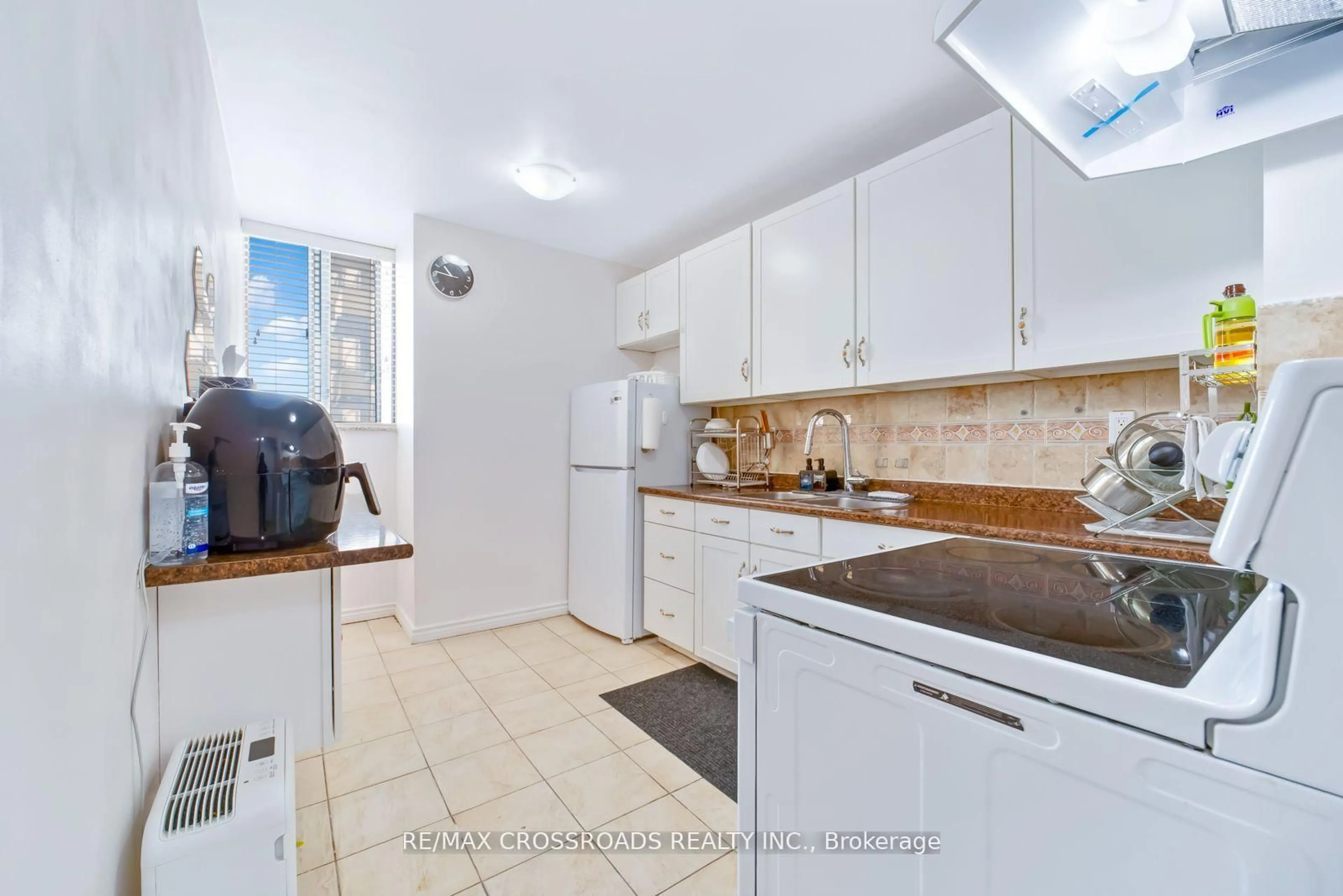 Standard kitchen, unknown for 340 Dixon Rd #1208, Toronto Ontario M9R 1T1