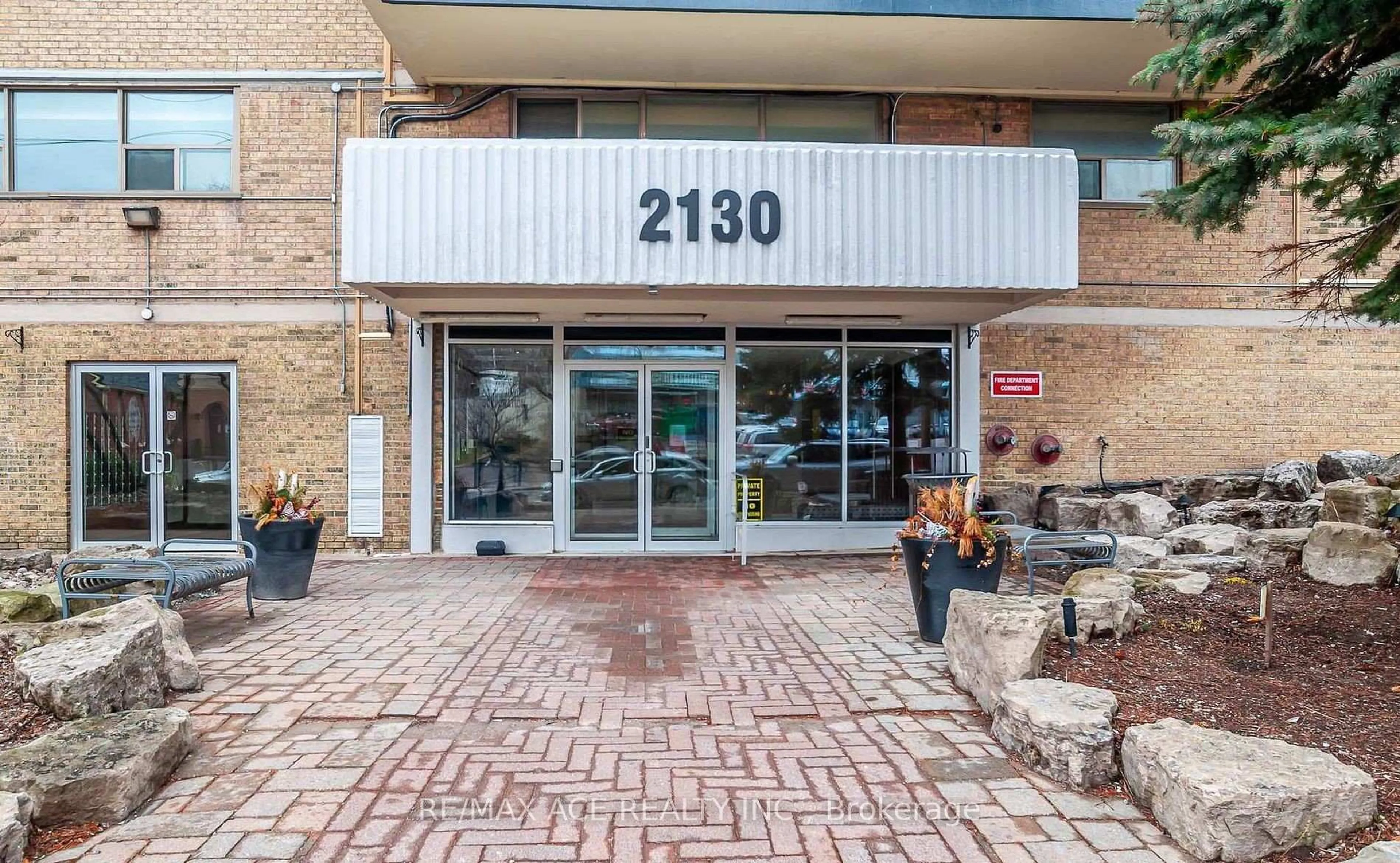 Unknown for 2130 Weston Rd #906, Toronto Ontario M6N 3R9