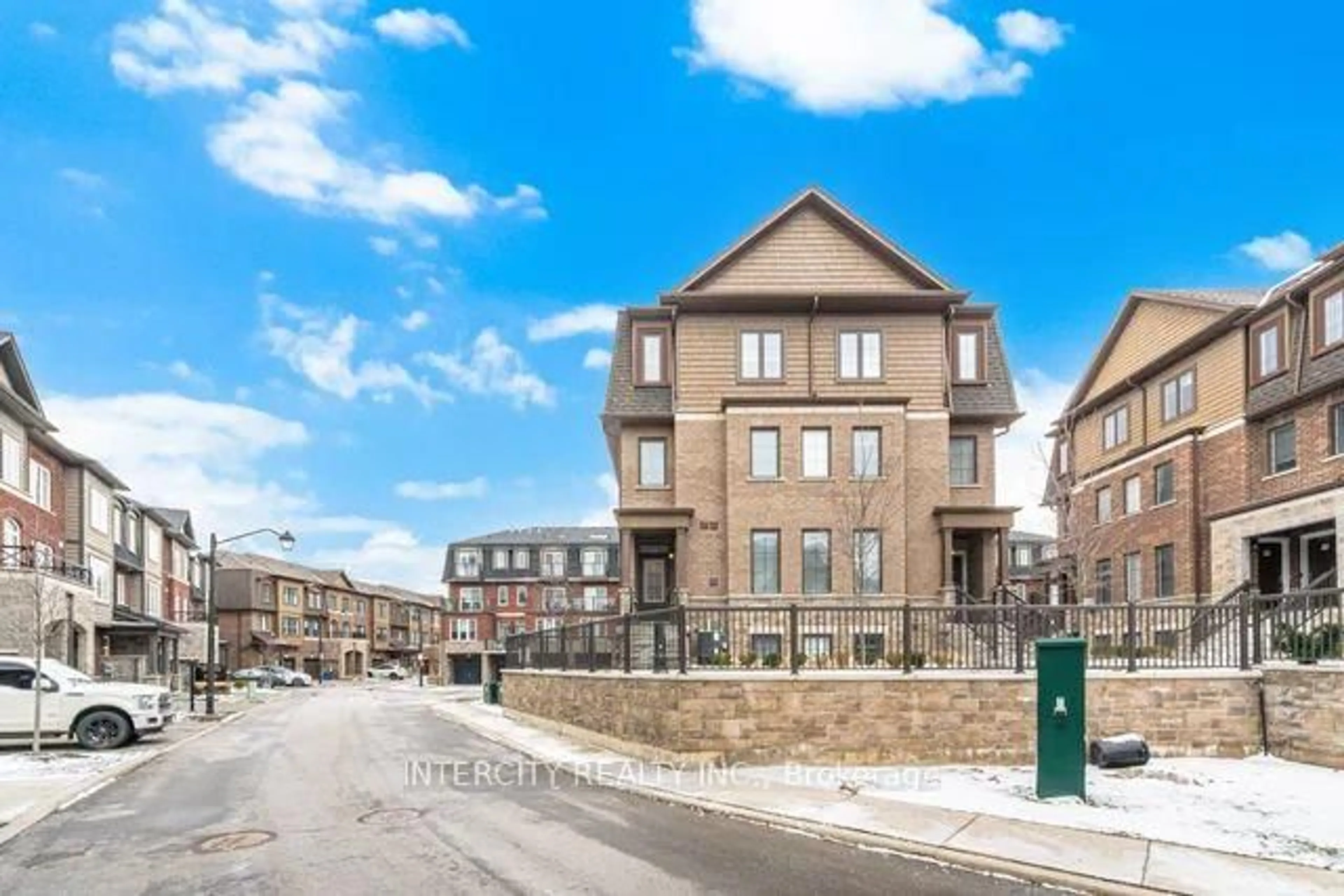 Unknown for 445 Ontario St #103, Milton Ontario L9T 9K4