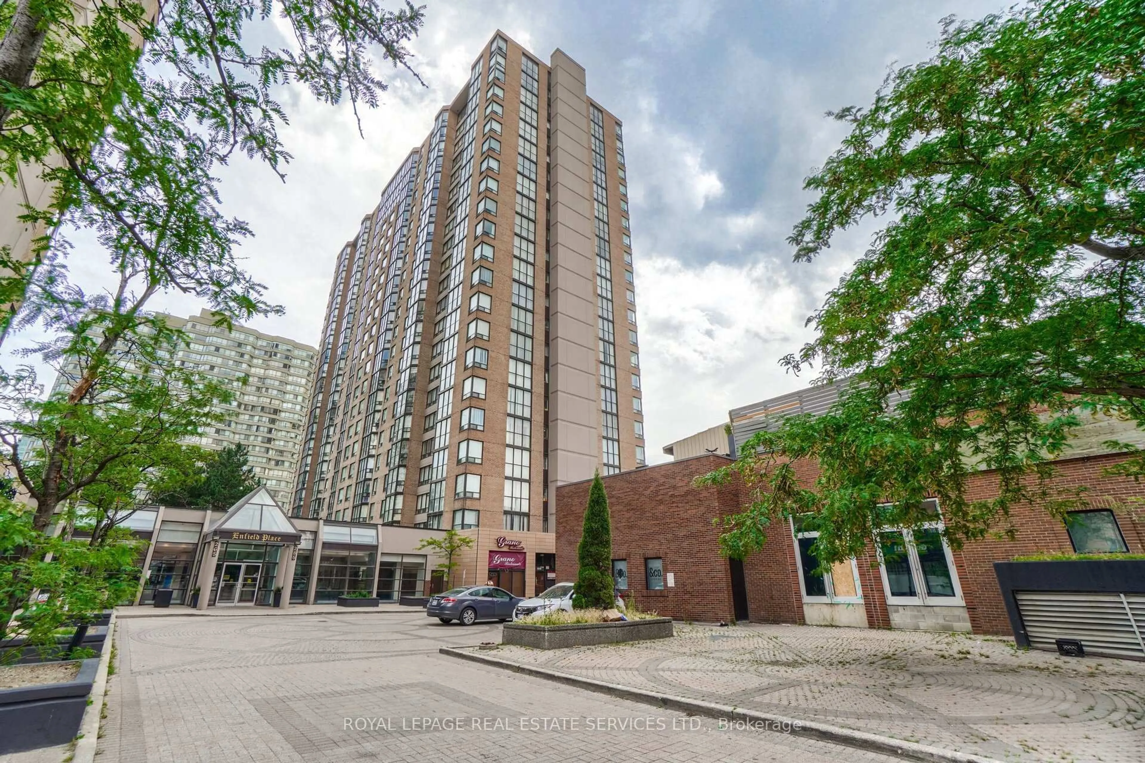 Indoor foyer for 285 Enfield Pl #604, Mississauga Ontario L5B 3Y6