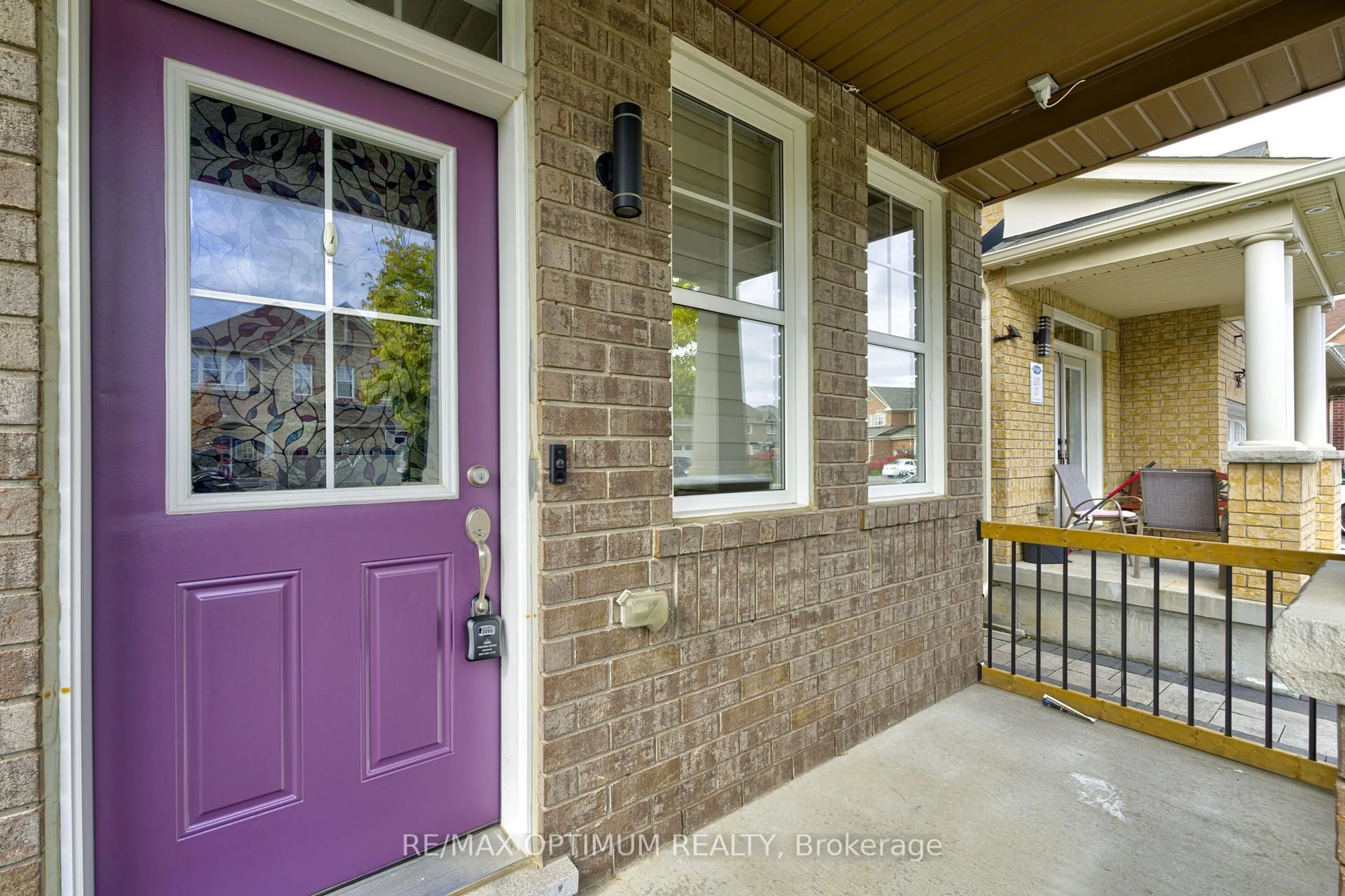 Indoor entryway for 19 Henry Verschuren Ave, Brampton Ontario L6Y 5W1