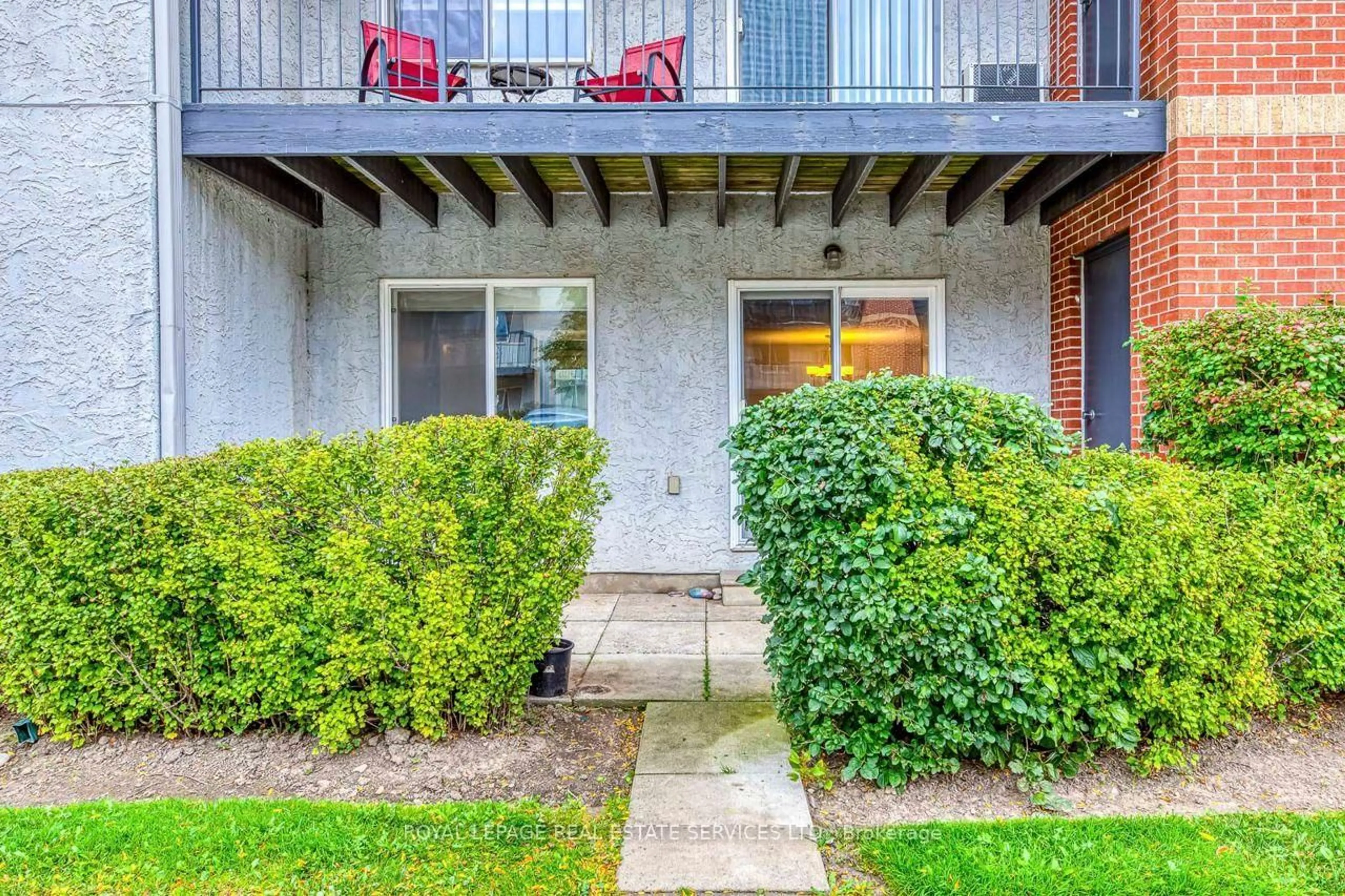 Patio, street for 1450 Glen Abbey Gate #911, Oakville Ontario L6M 2V7