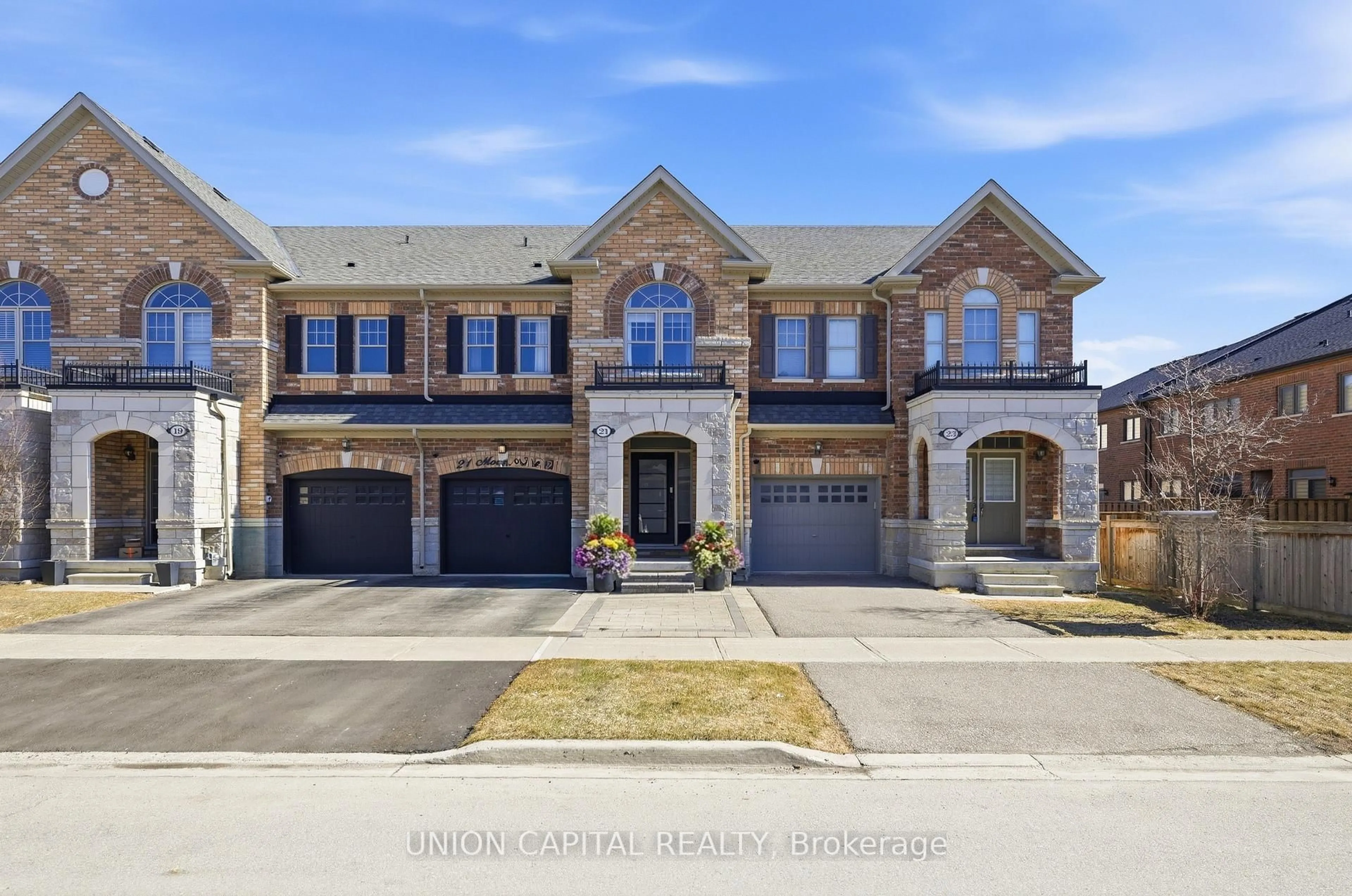 Home with brick exterior material, street for 21 Morra Ave, Caledon Ontario L7E 4K5