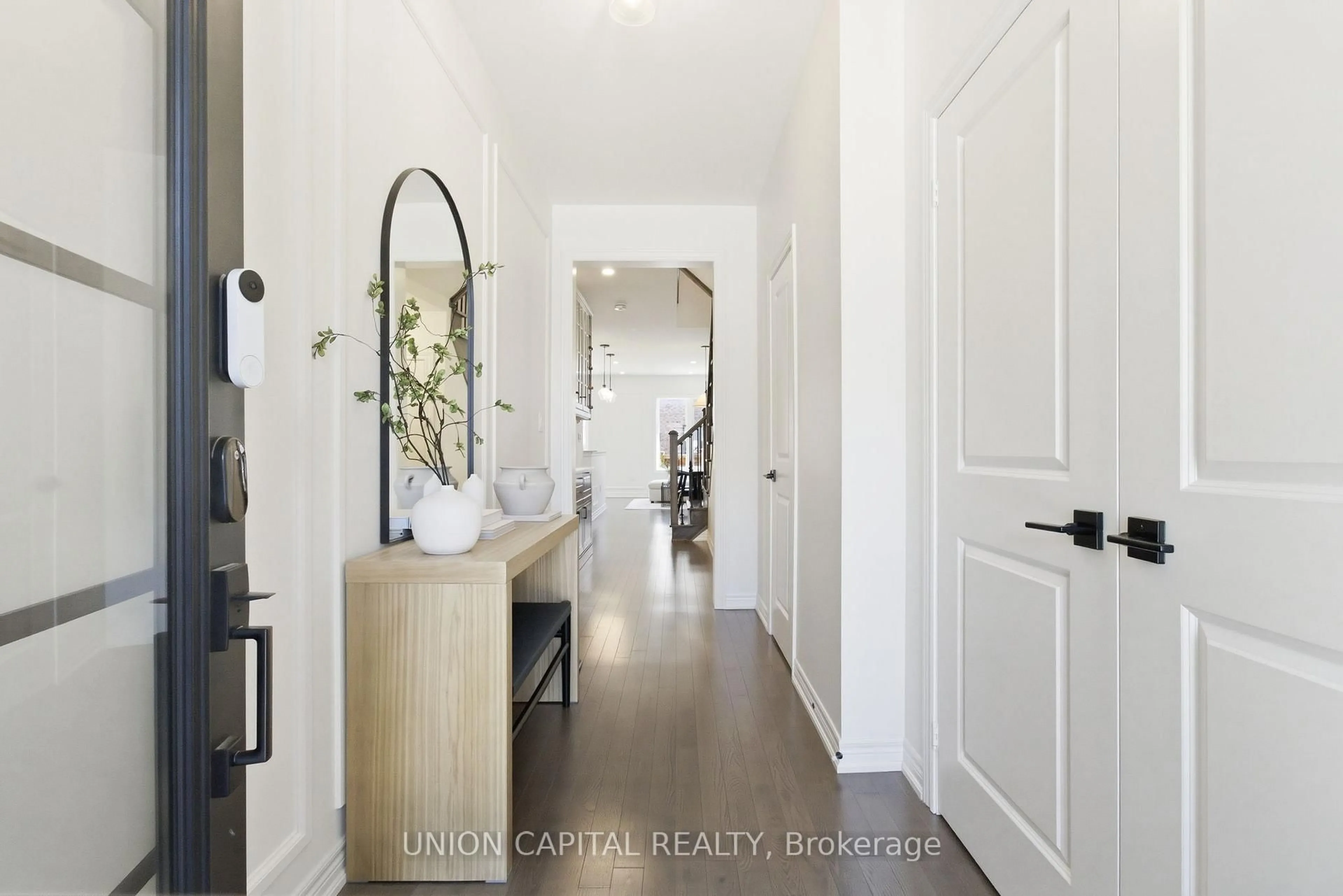 Indoor entryway for 21 Morra Ave, Caledon Ontario L7E 4K5