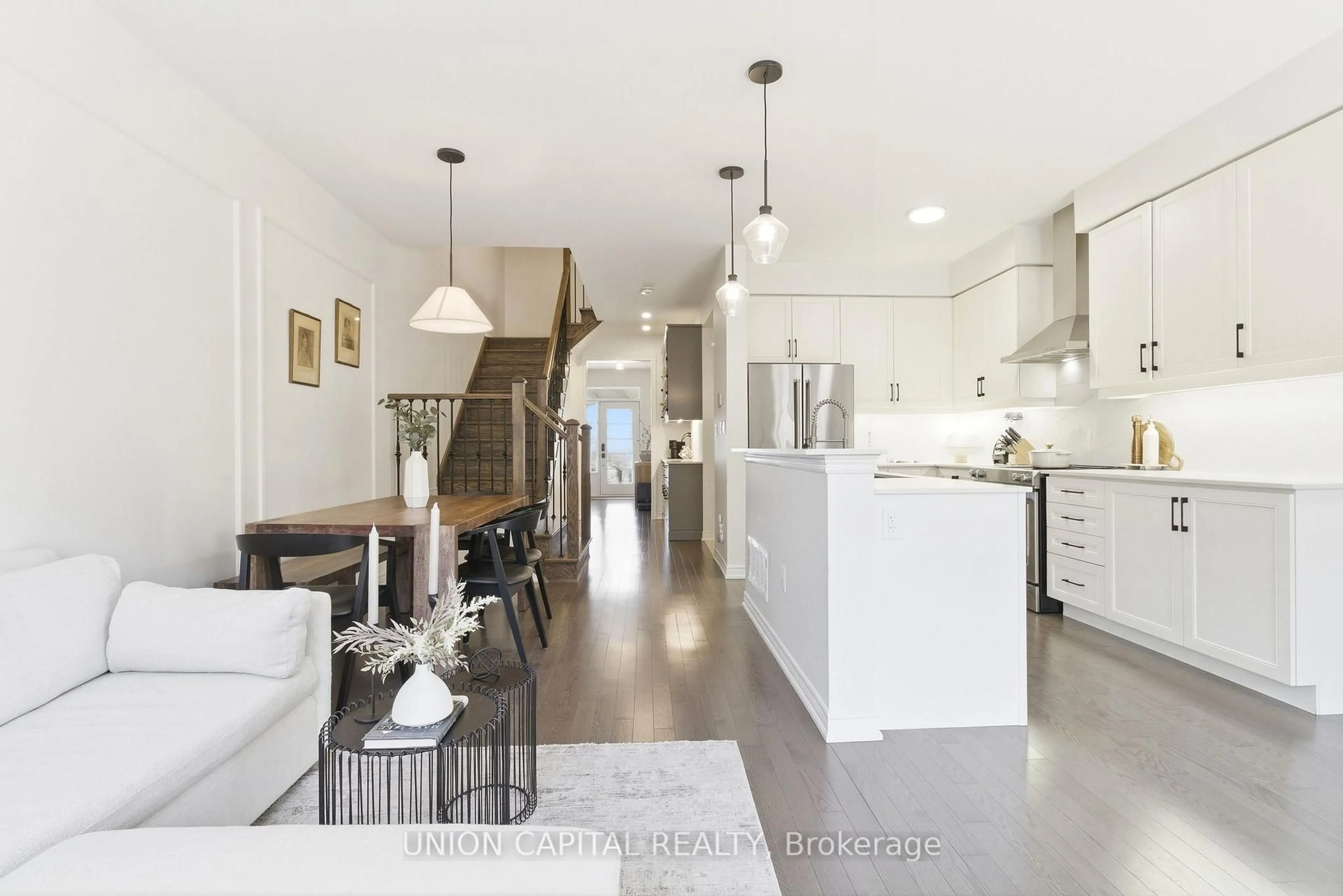 Open concept kitchen, unknown for 21 Morra Ave, Caledon Ontario L7E 4K5