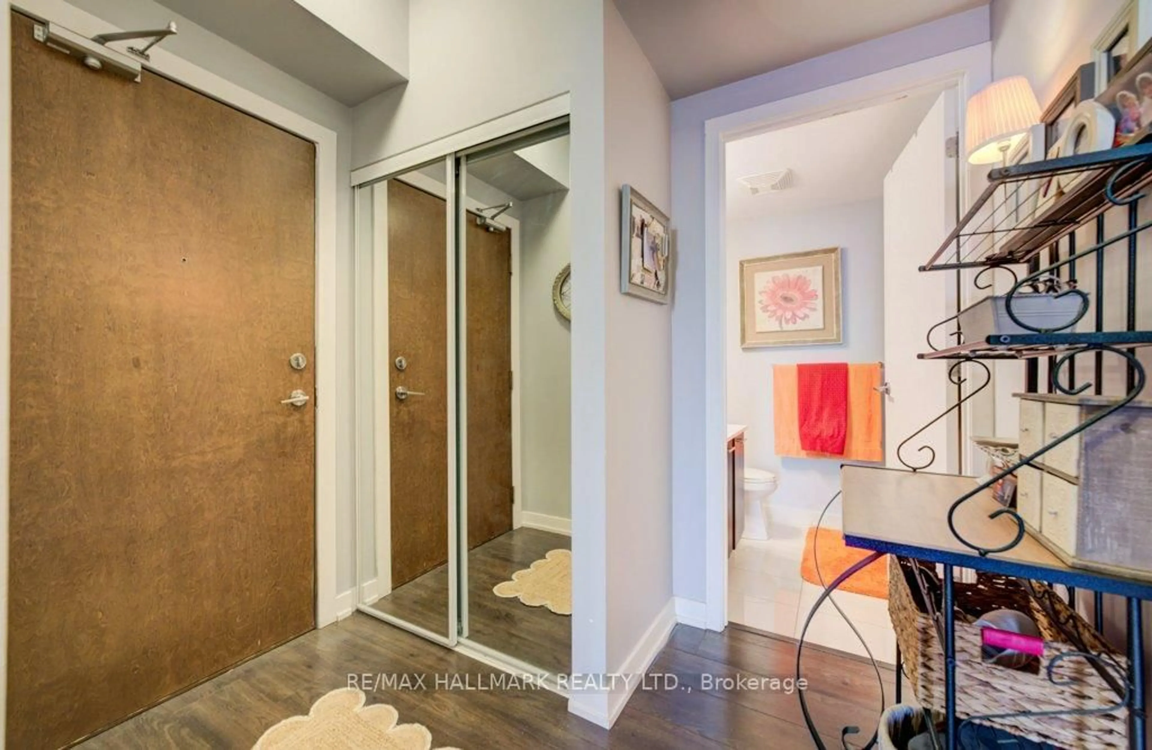 Indoor entryway for 2200 Lakeshore Blvd #2309, Toronto Ontario M8V 1A4