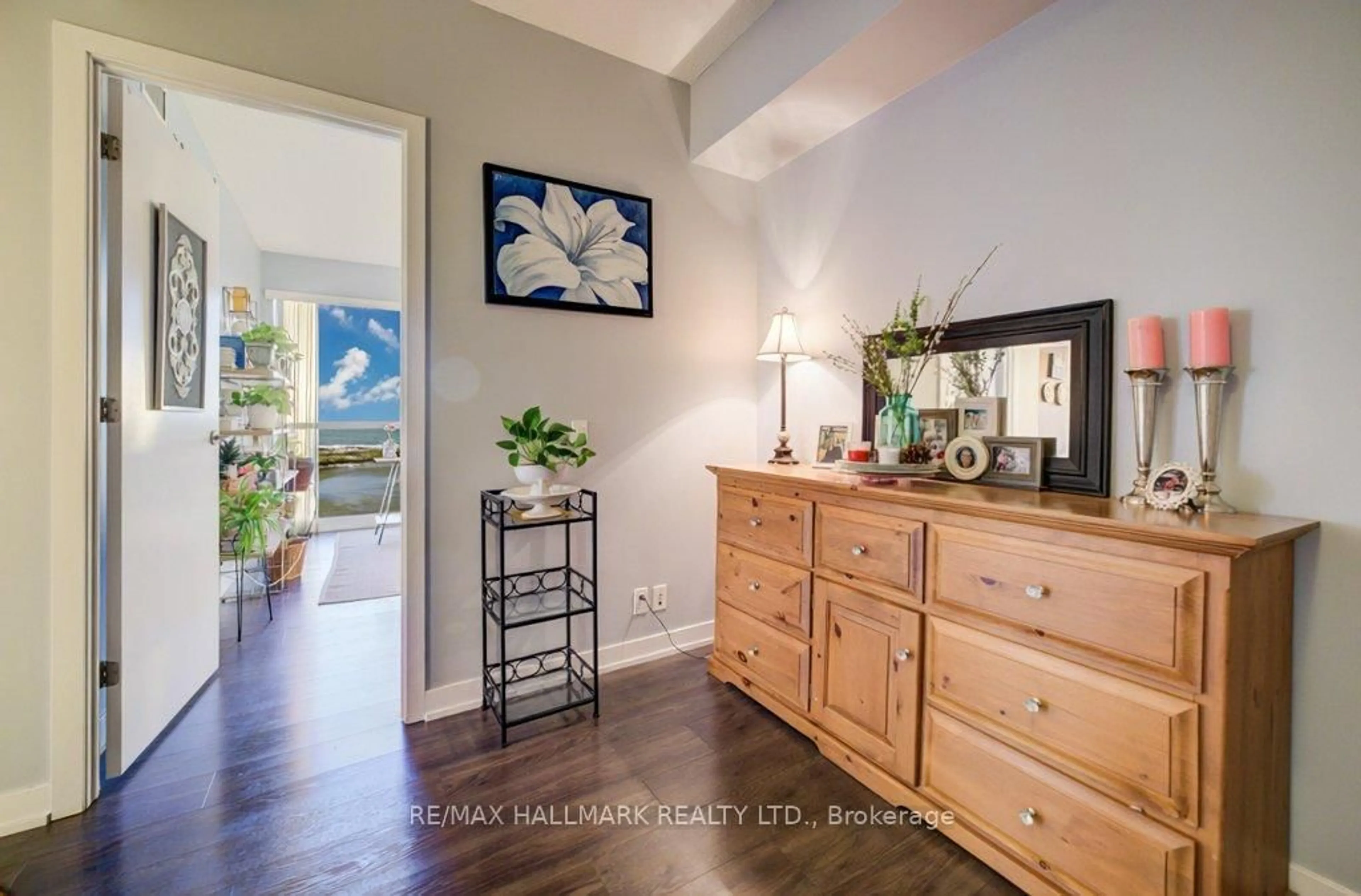 Indoor entryway for 2200 Lakeshore Blvd #2309, Toronto Ontario M8V 1A4