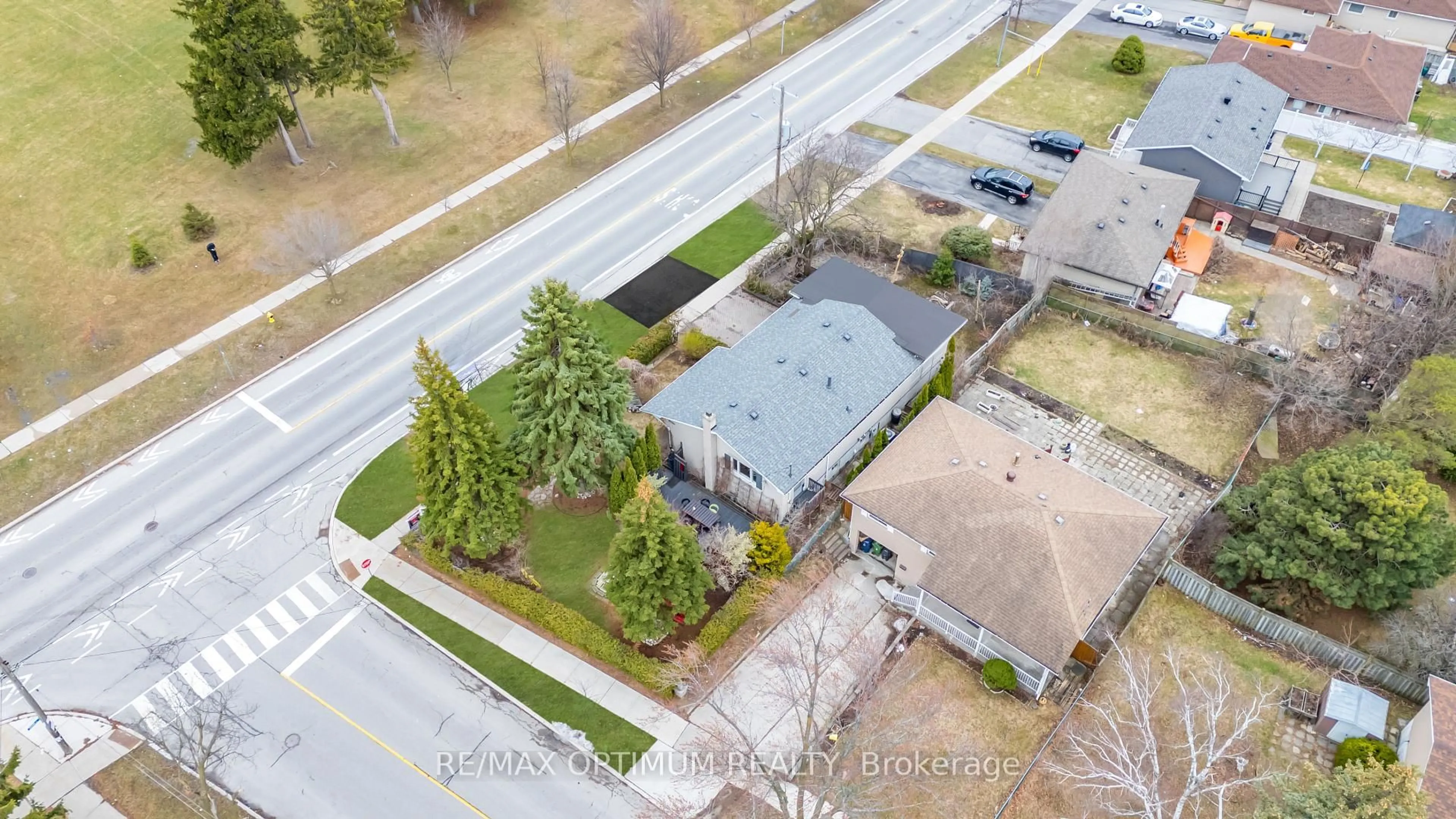 A pic from outside/outdoor area/front of a property/back of a property/a pic from drone, street for 1 Dundee Dr, Toronto Ontario M3J 1H5