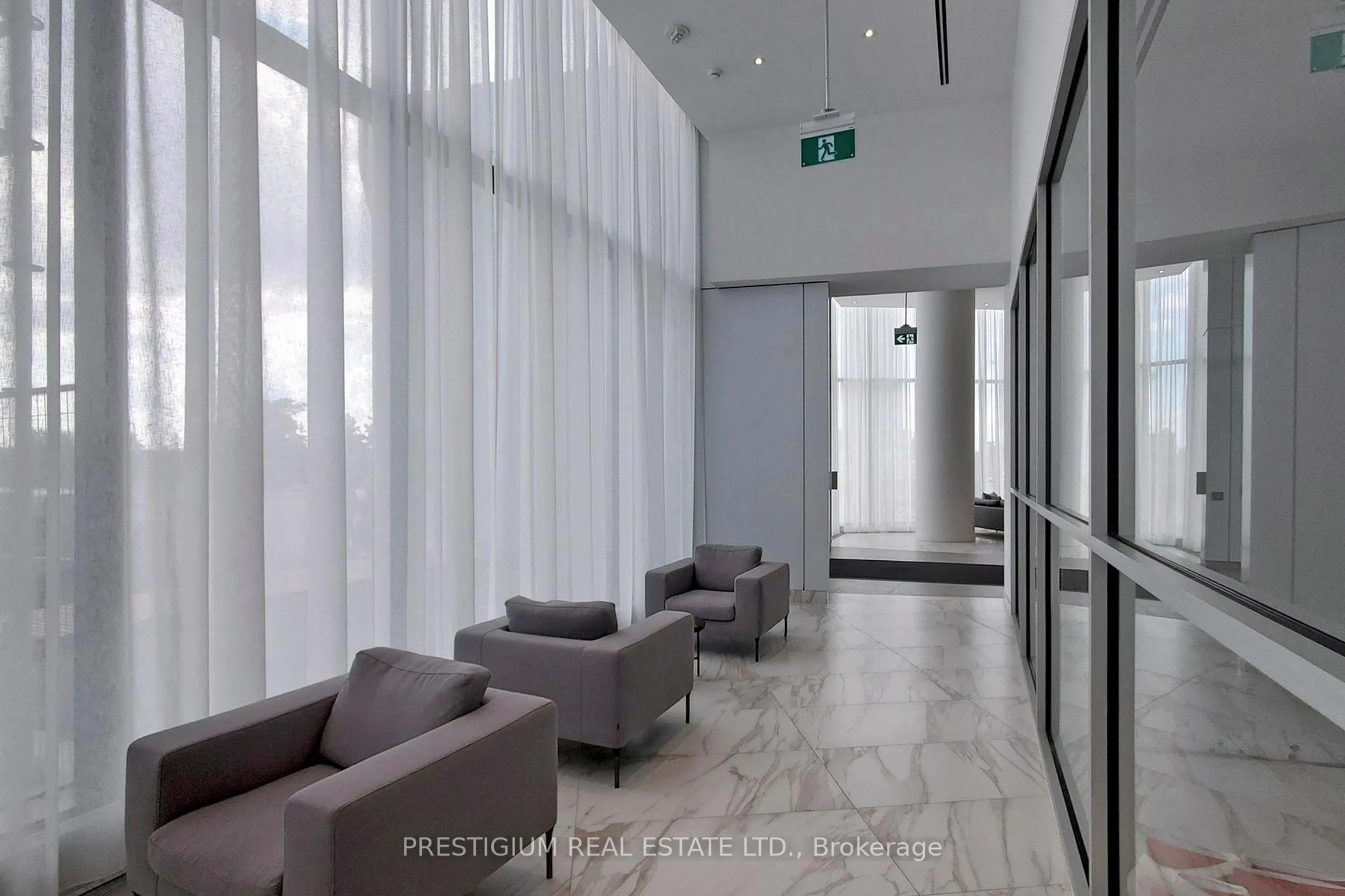 Indoor foyer for 3883 Quartz Rd #1808, Mississauga Ontario L5B 0M4