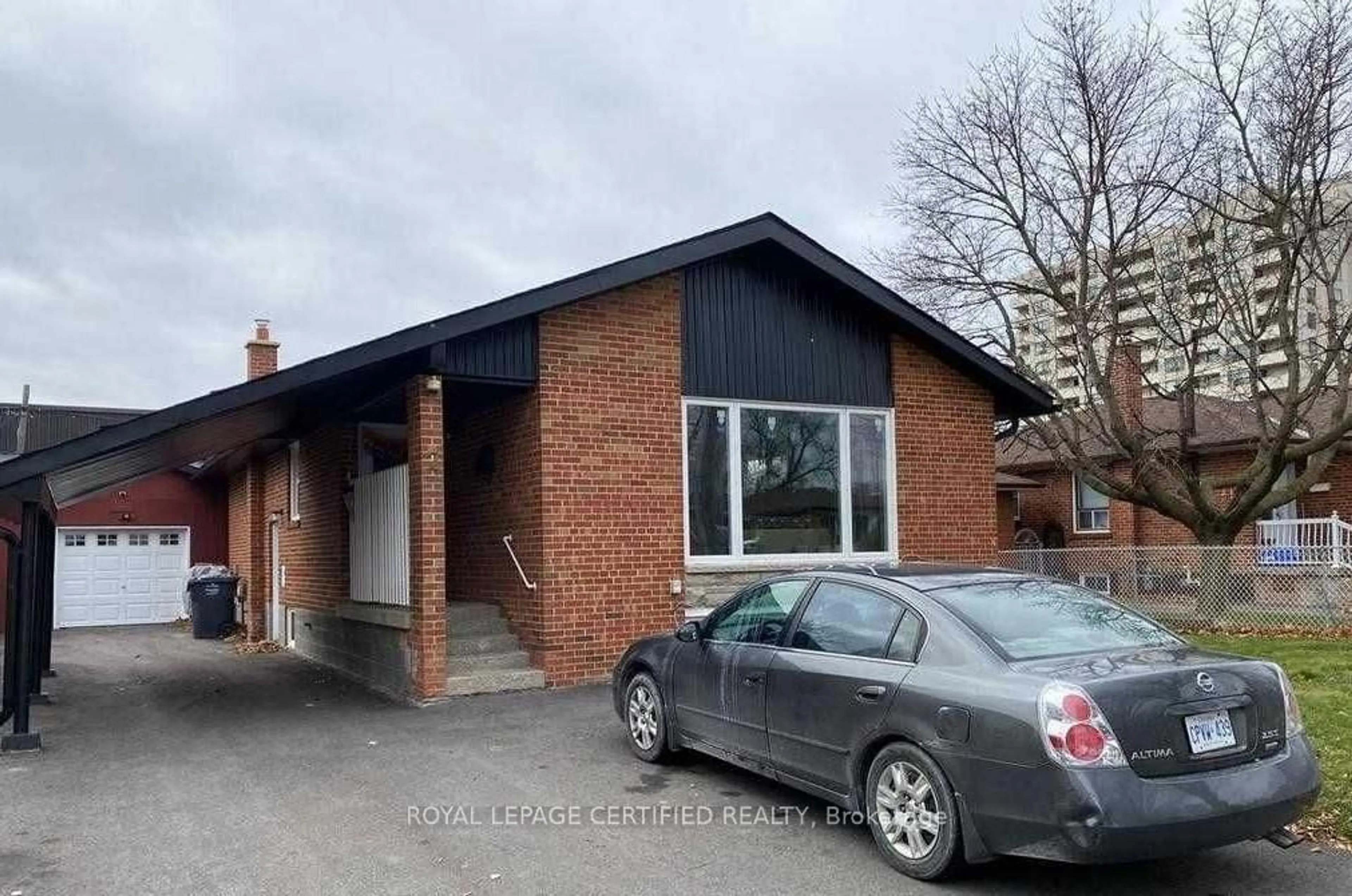 Unknown for 7 June Ave, Brampton Ontario L6V 1W2