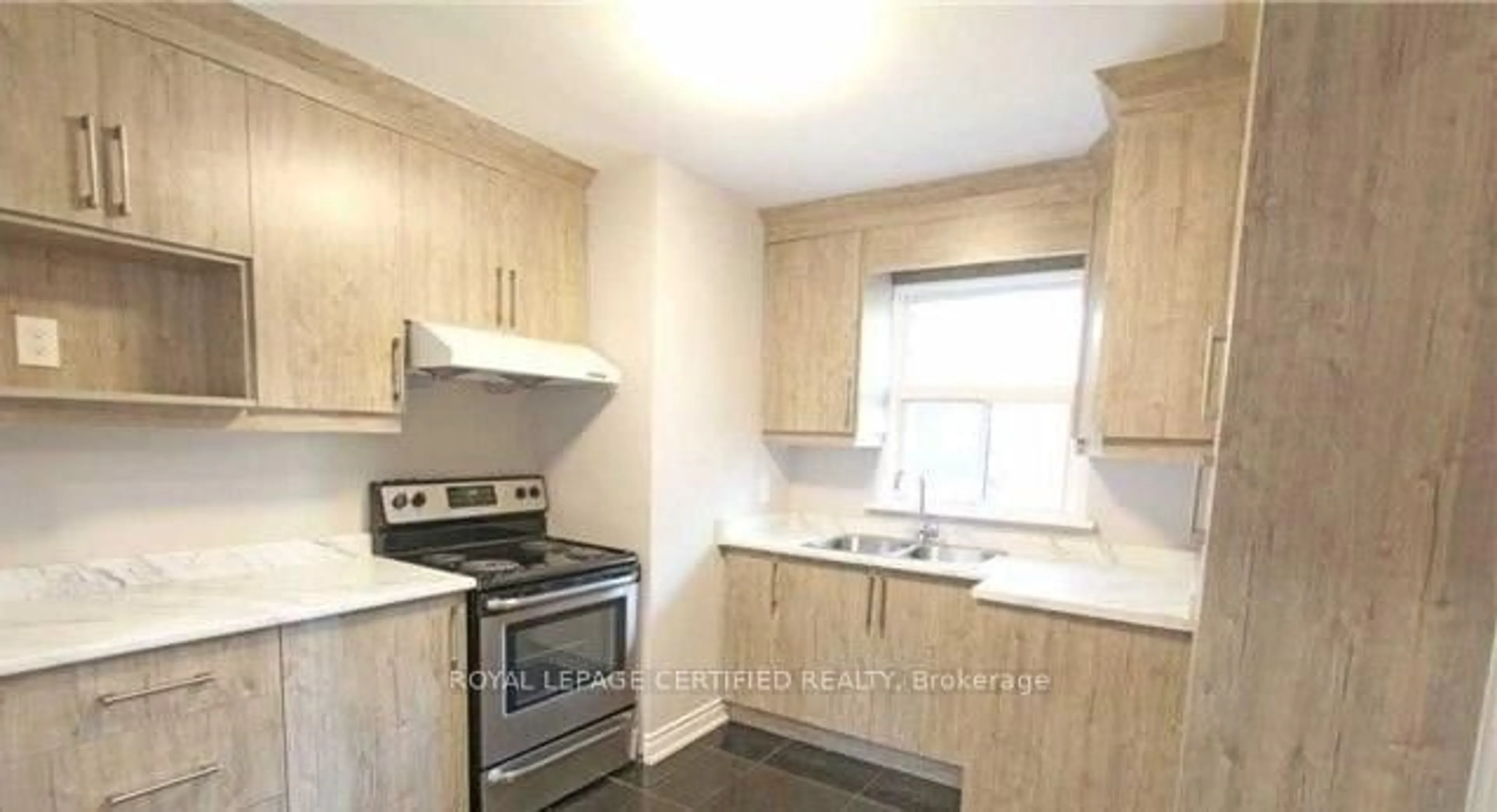 Standard kitchen, unknown for 7 June Ave, Brampton Ontario L6V 1W2