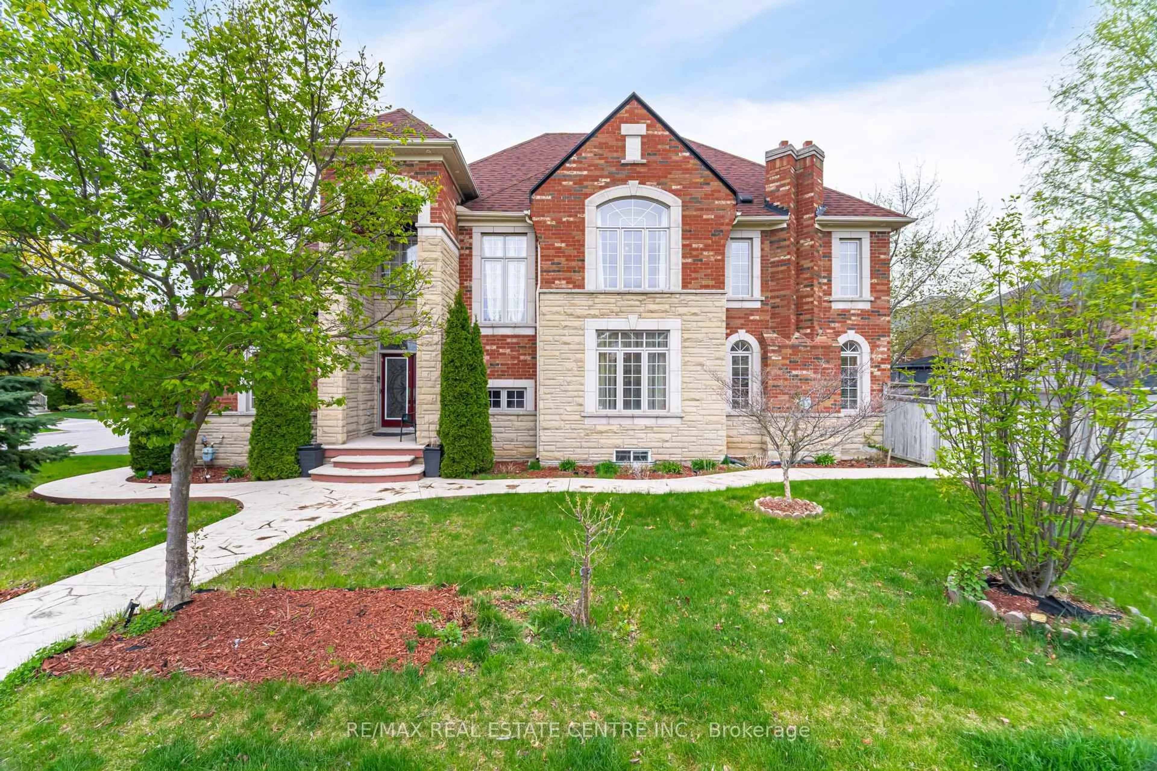 Home with brick exterior material, street for 3401 Hideaway Pl, Mississauga Ontario L5M 0A7