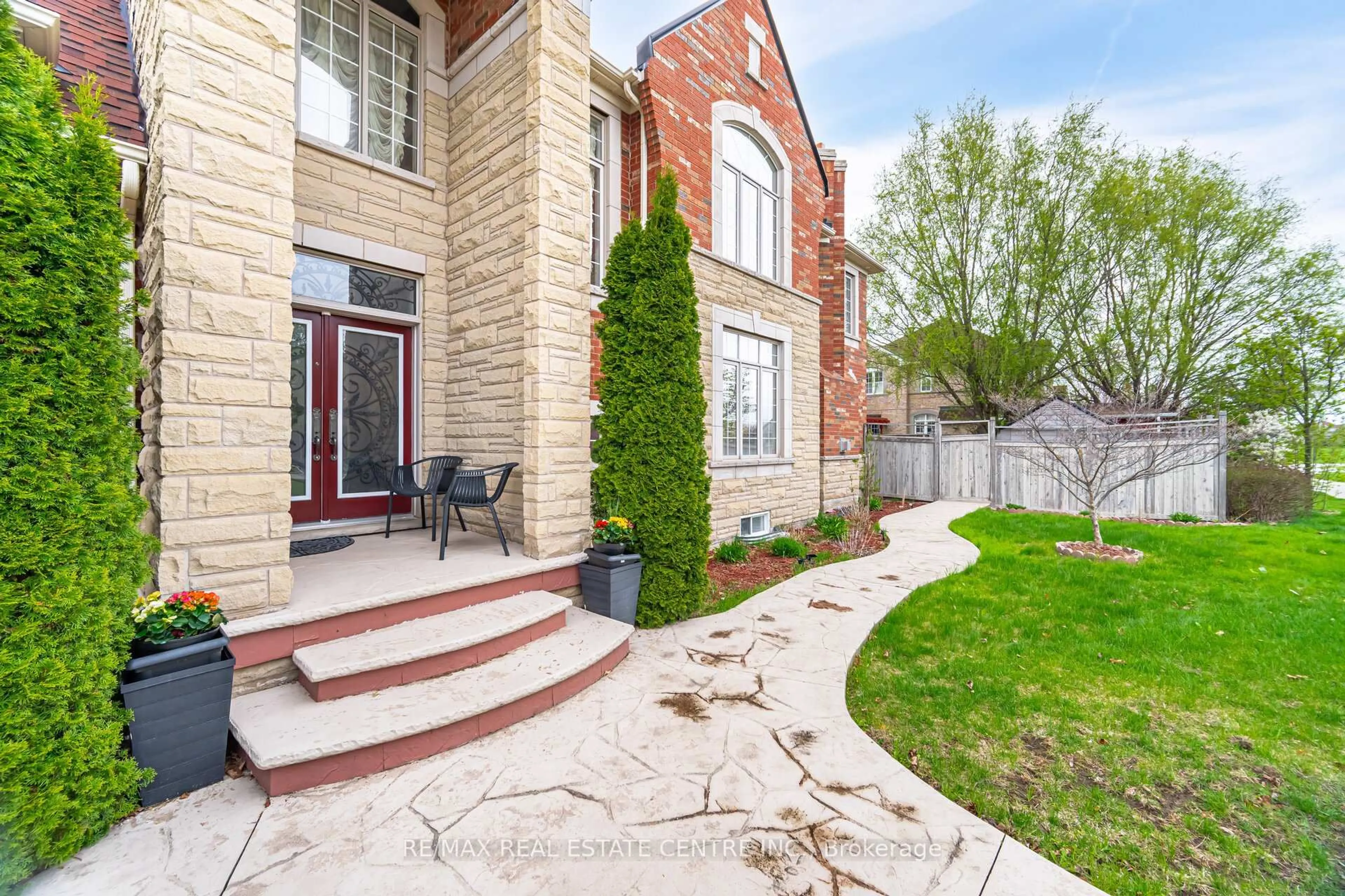 Home with brick exterior material, street for 3401 Hideaway Pl, Mississauga Ontario L5M 0A7