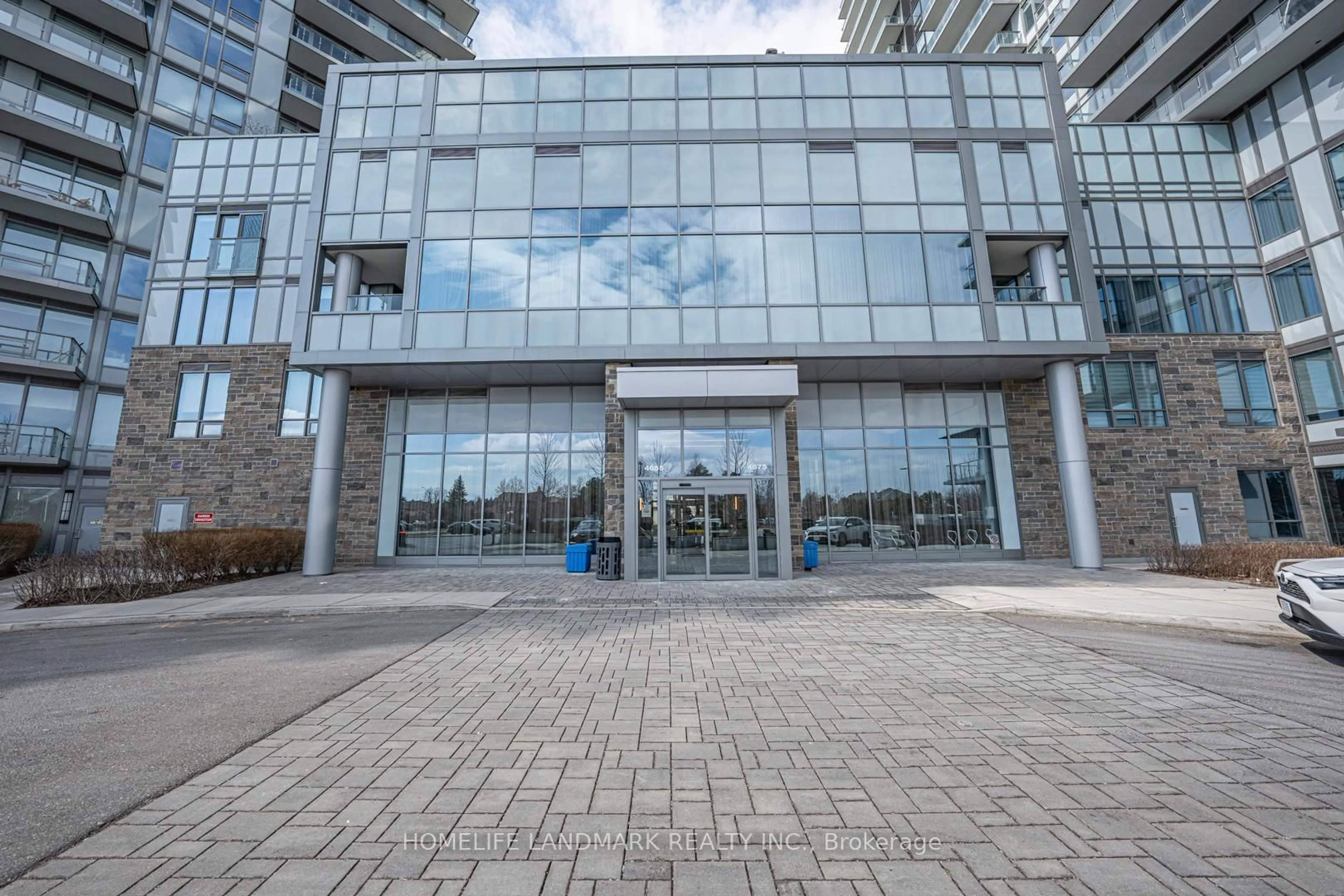 Indoor foyer for 4655 Metcalfe Ave #2202, Mississauga Ontario L5M 0Z7