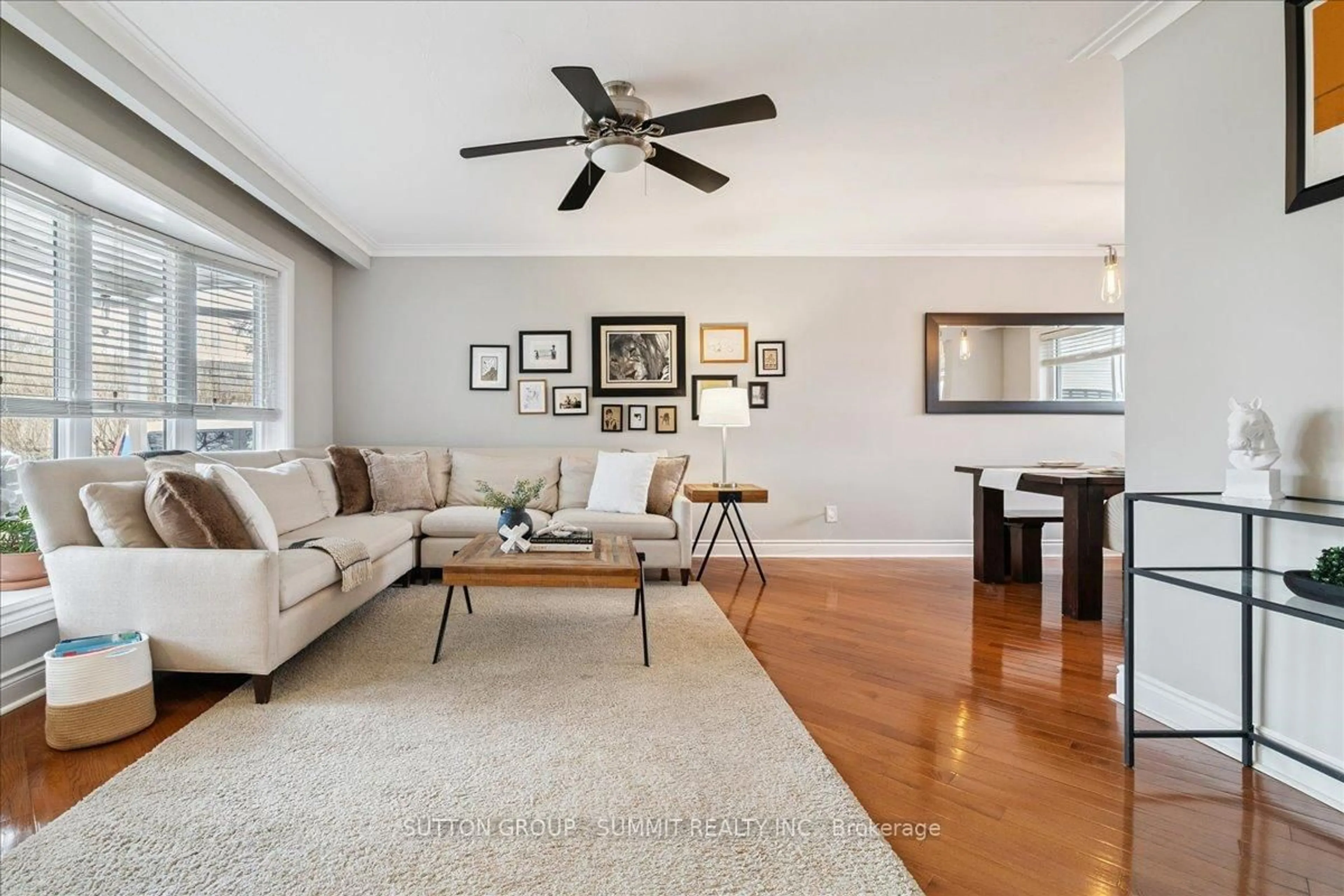 Living room with furniture, unknown for 319 Erindale Dr, Burlington Ontario L7L 4T3