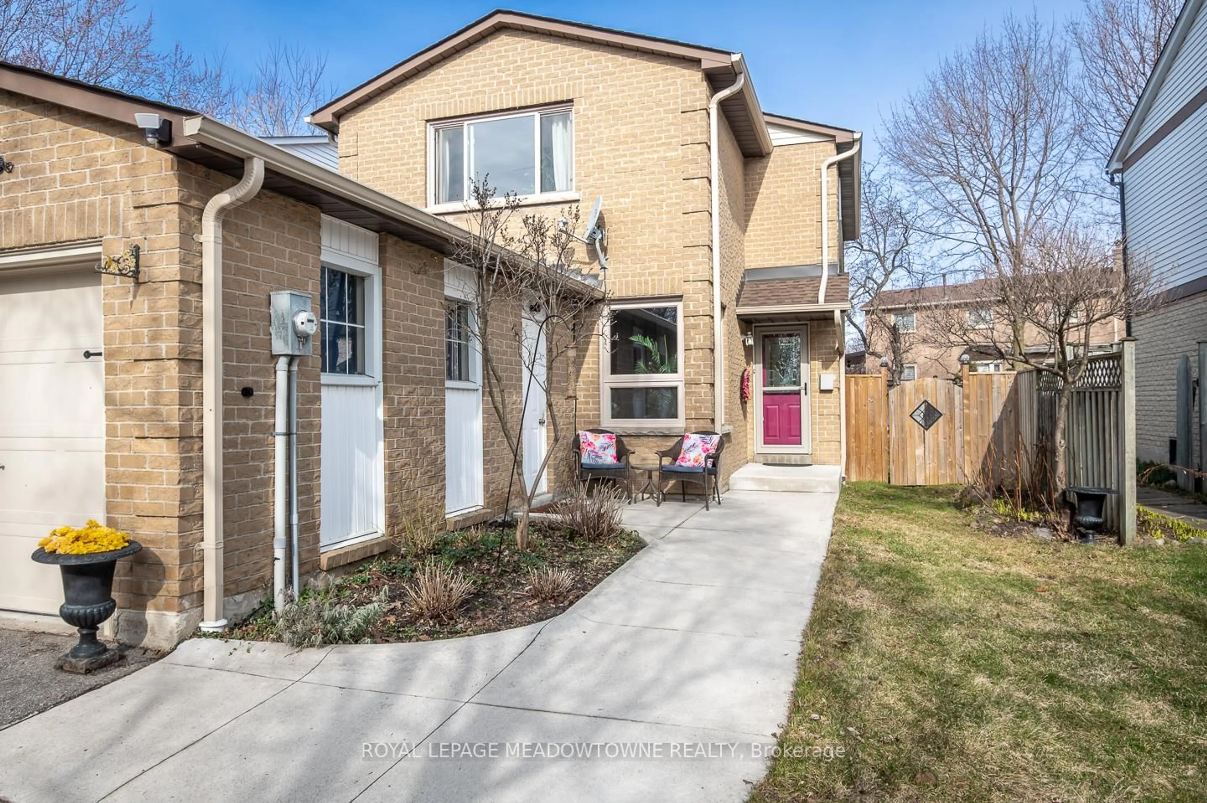 Home with brick exterior material, street for 833 Laurier Ave, Milton Ontario L9T 4H4