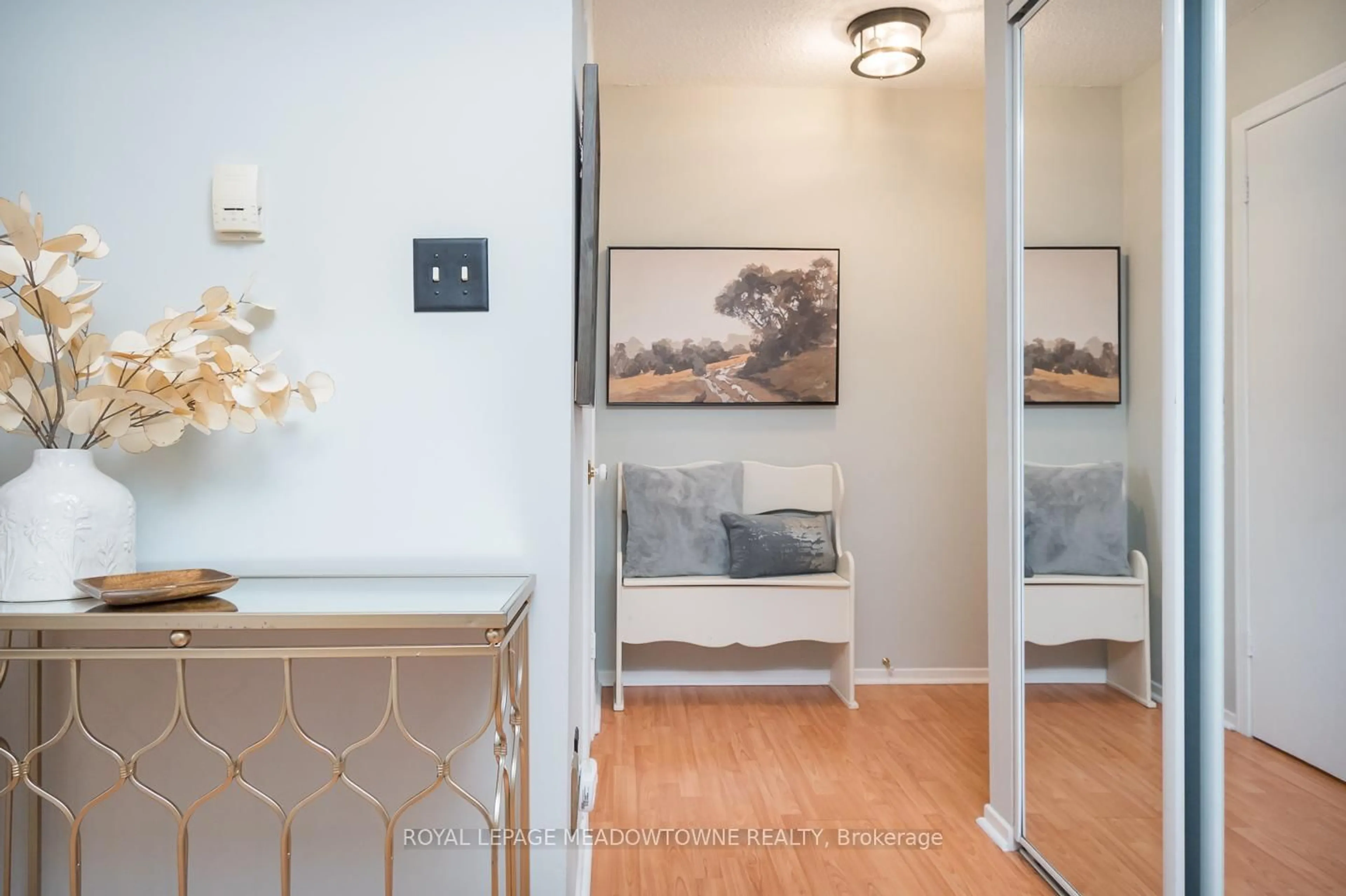 Indoor entryway for 833 Laurier Ave, Milton Ontario L9T 4H4