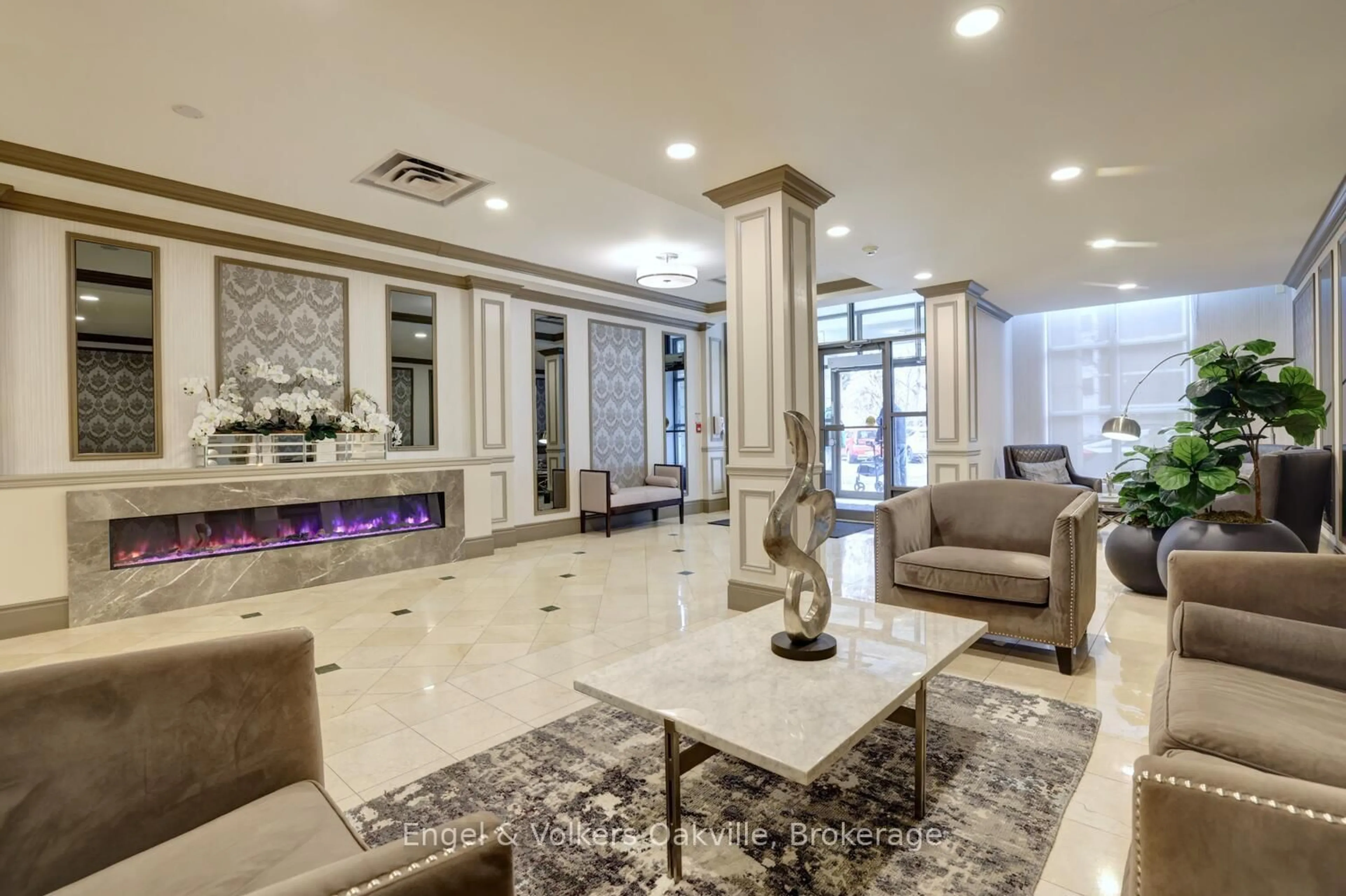 Lobby for 442 Maple Ave #1402, Burlington Ontario L7S 2L7