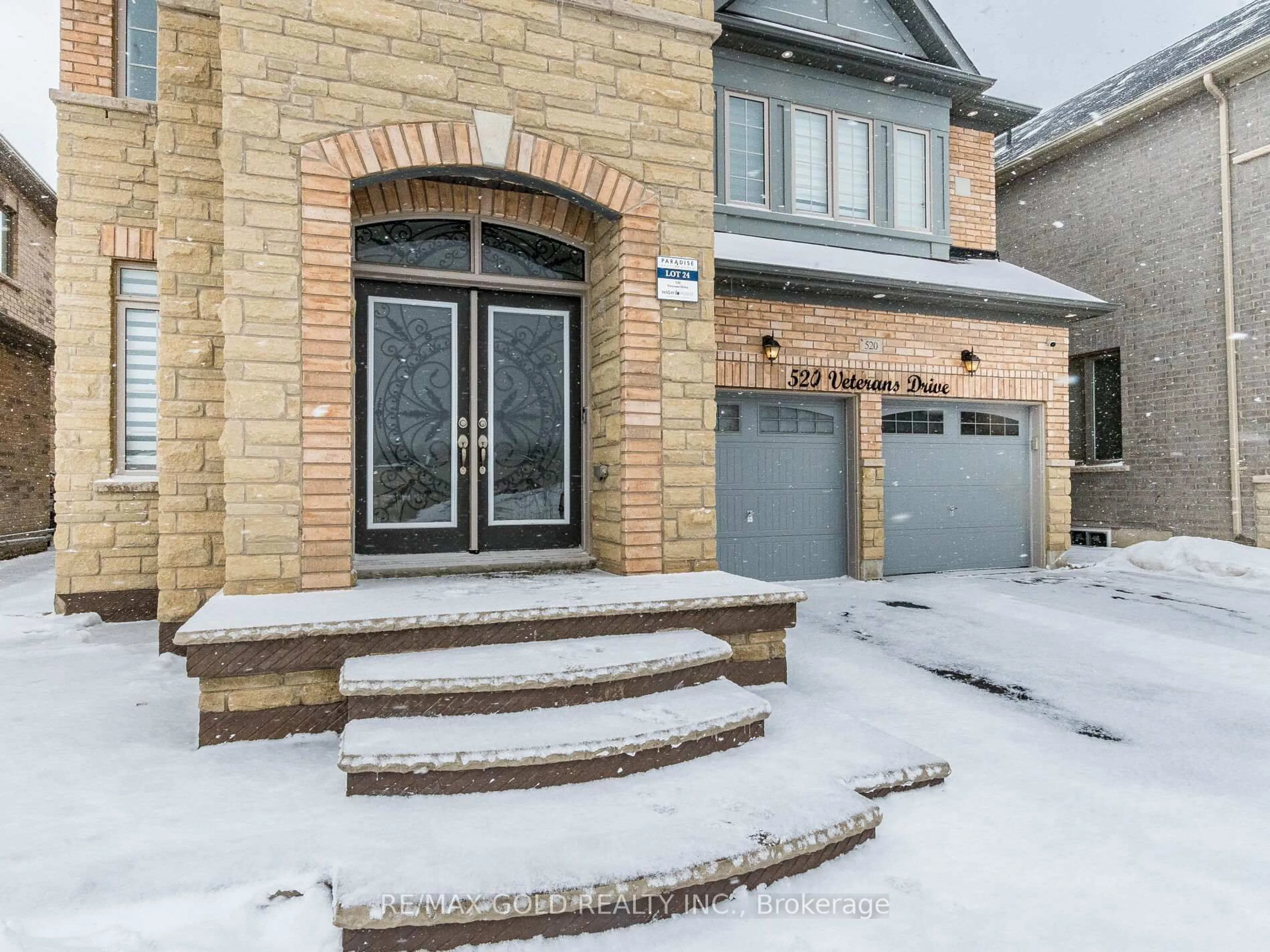Home with brick exterior material, street for 520 Veterans Dr, Brampton Ontario L7A 5A7