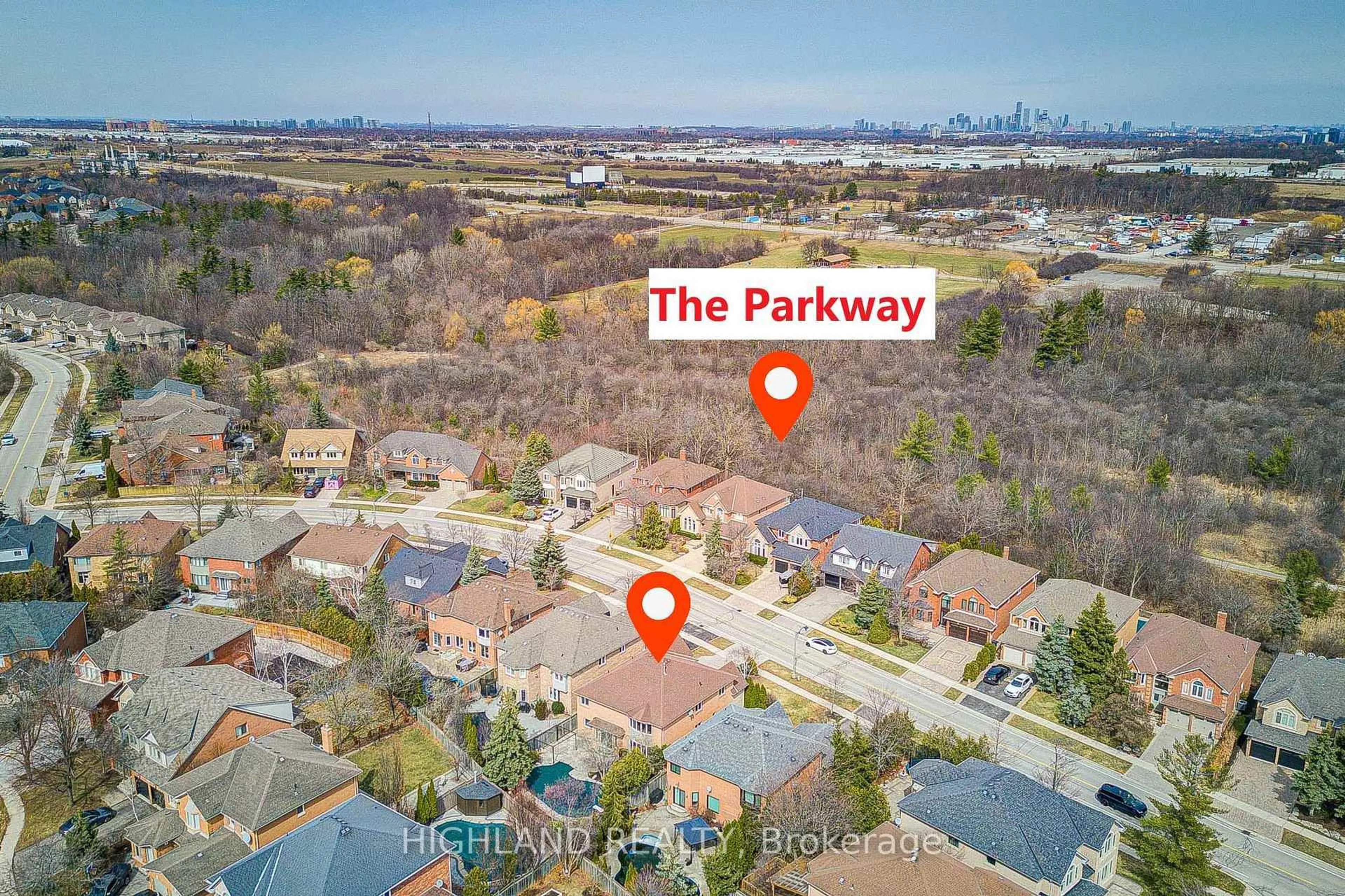 A pic from outside/outdoor area/front of a property/back of a property/a pic from drone, city buildings view from balcony for 1472 Bayshire Dr, Oakville Ontario L6H 6E6
