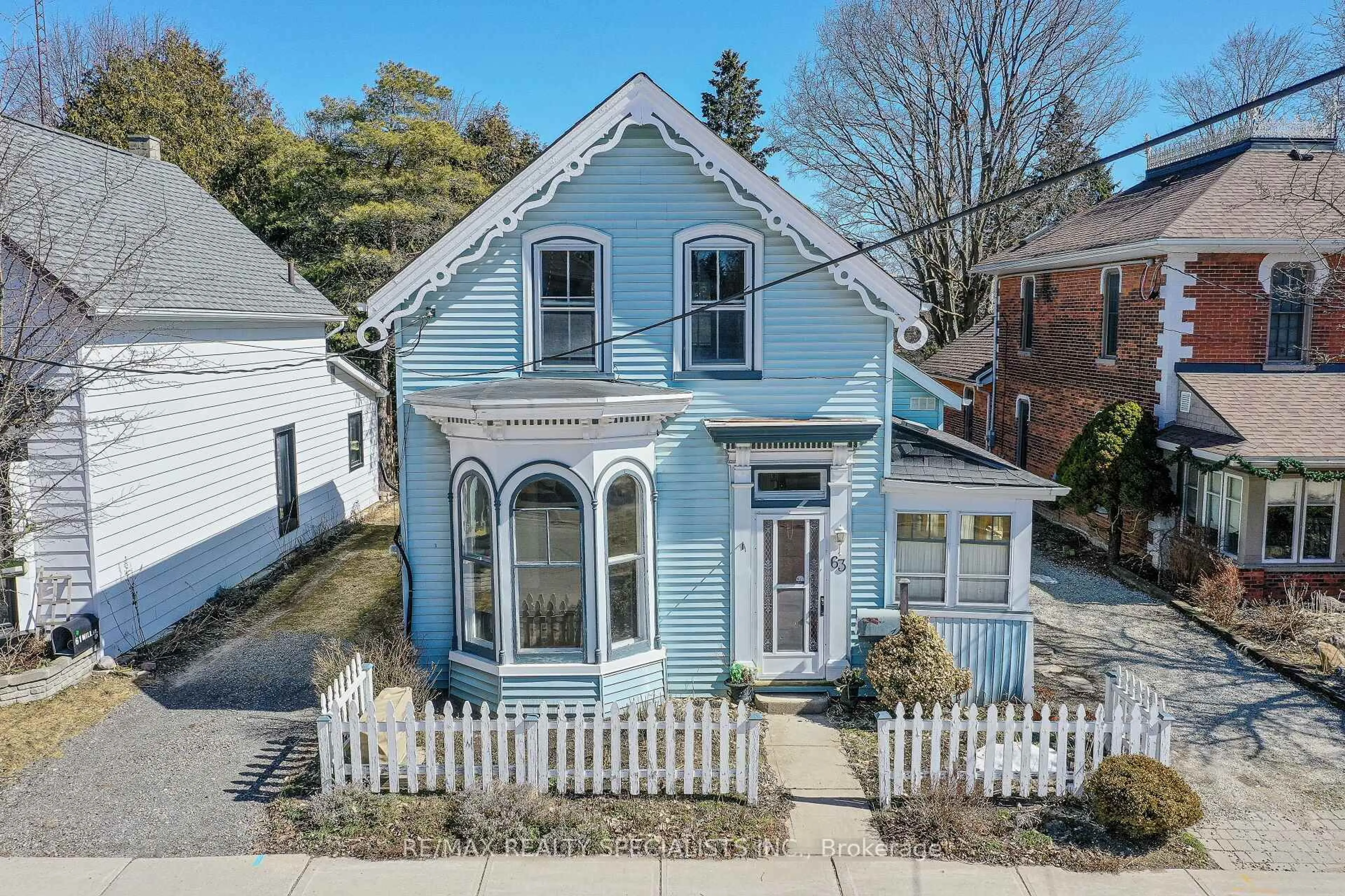 A pic from outside/outdoor area/front of a property/back of a property/a pic from drone, street for 63 Mill St, Orangeville Ontario L9W 2M6