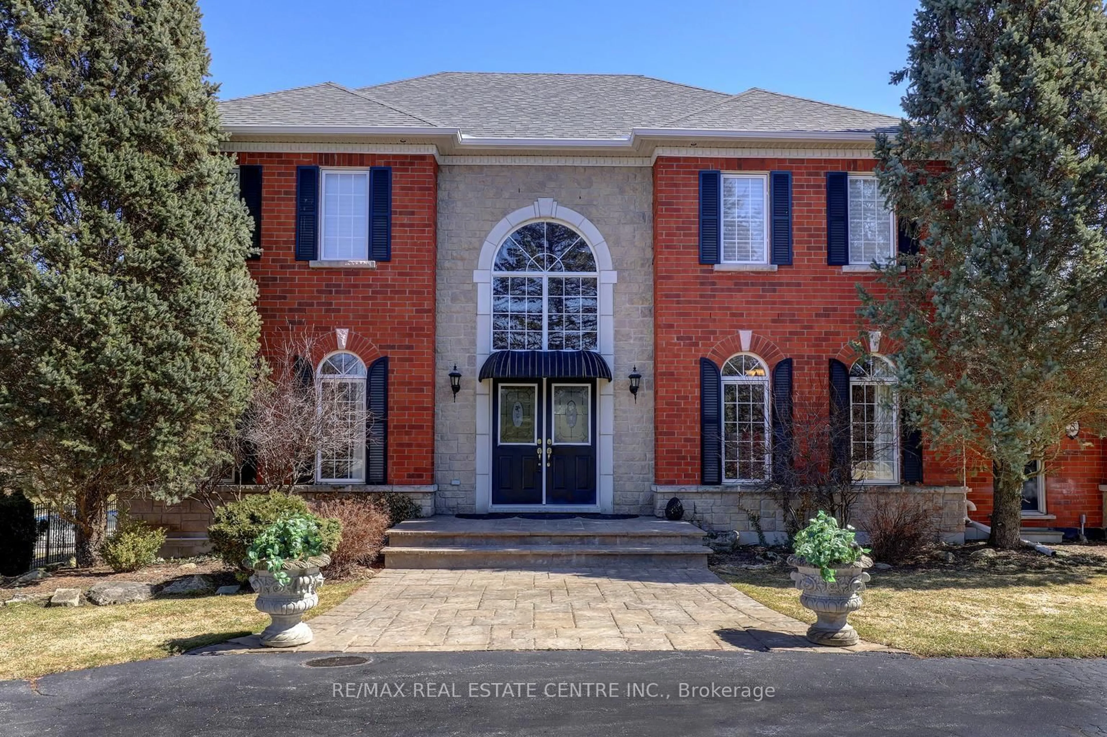 Home with brick exterior material, street for 8 Deer Run Cres, Halton Hills Ontario L7J 2L7