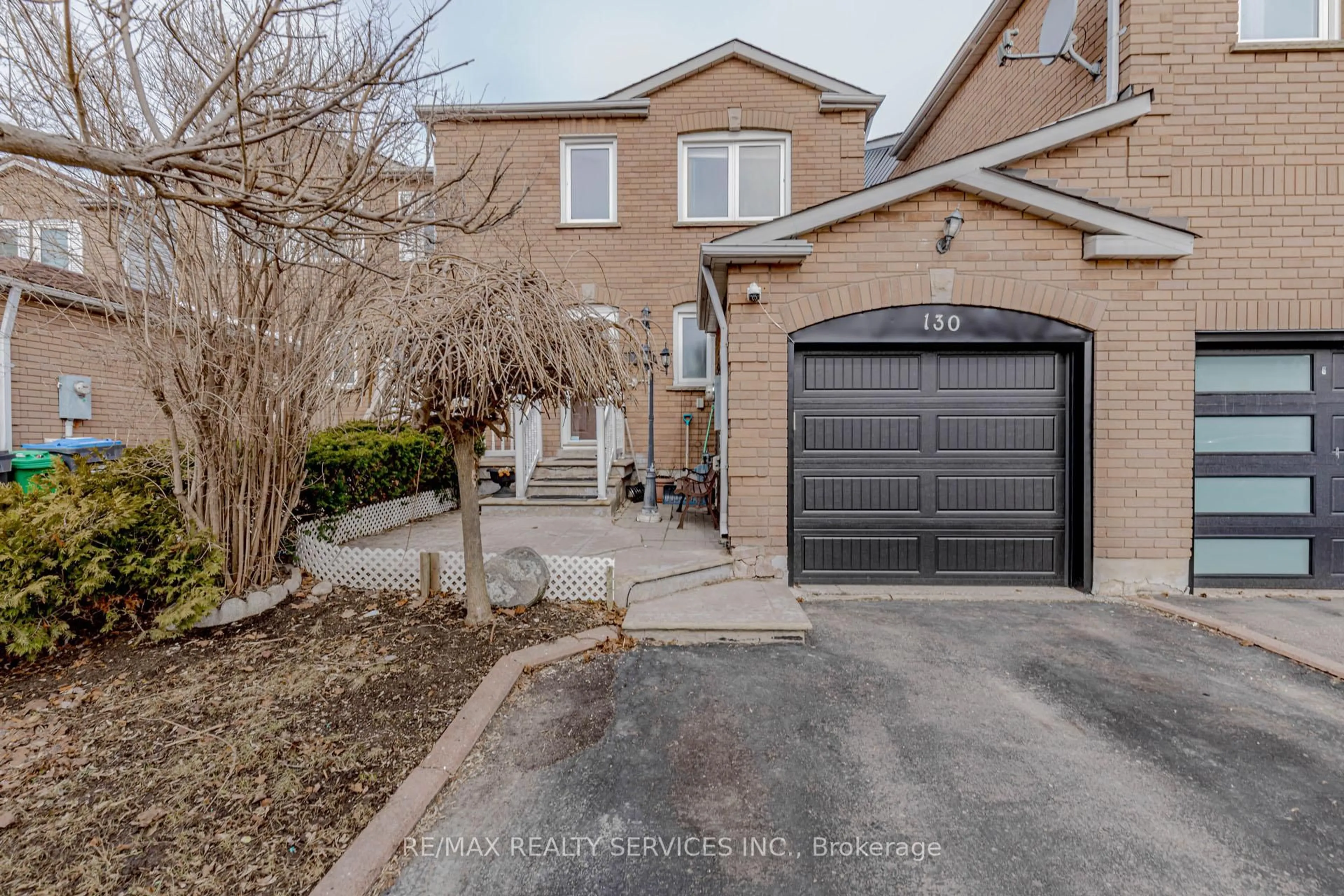 Home with brick exterior material, street for 130 Cutters Cres, Brampton Ontario L6Y 4J8