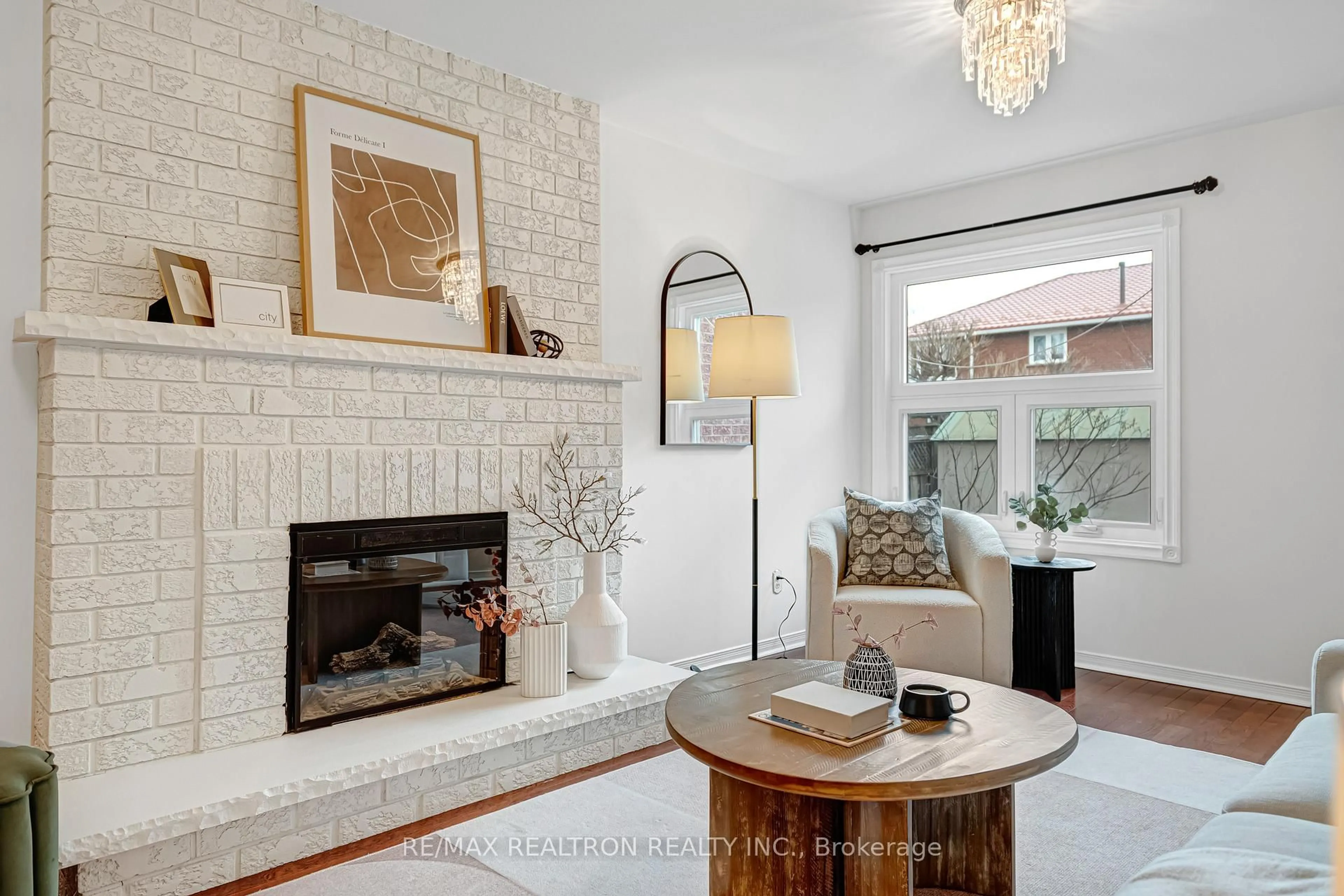 Living room with furniture, ceramic/tile floor for 3488 Africa Cres, Mississauga Ontario L5B 3V4