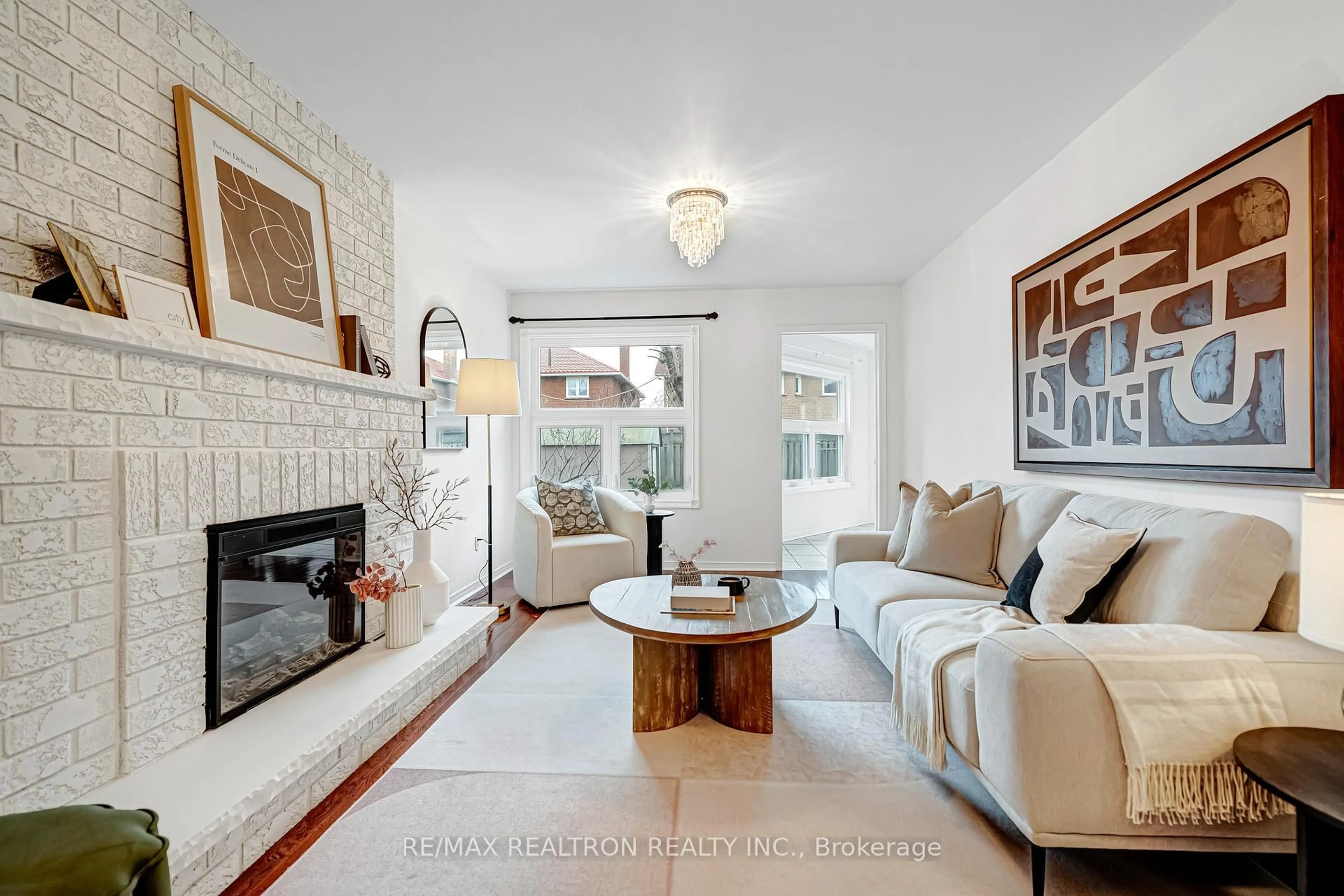 Living room with furniture, ceramic/tile floor for 3488 Africa Cres, Mississauga Ontario L5B 3V4