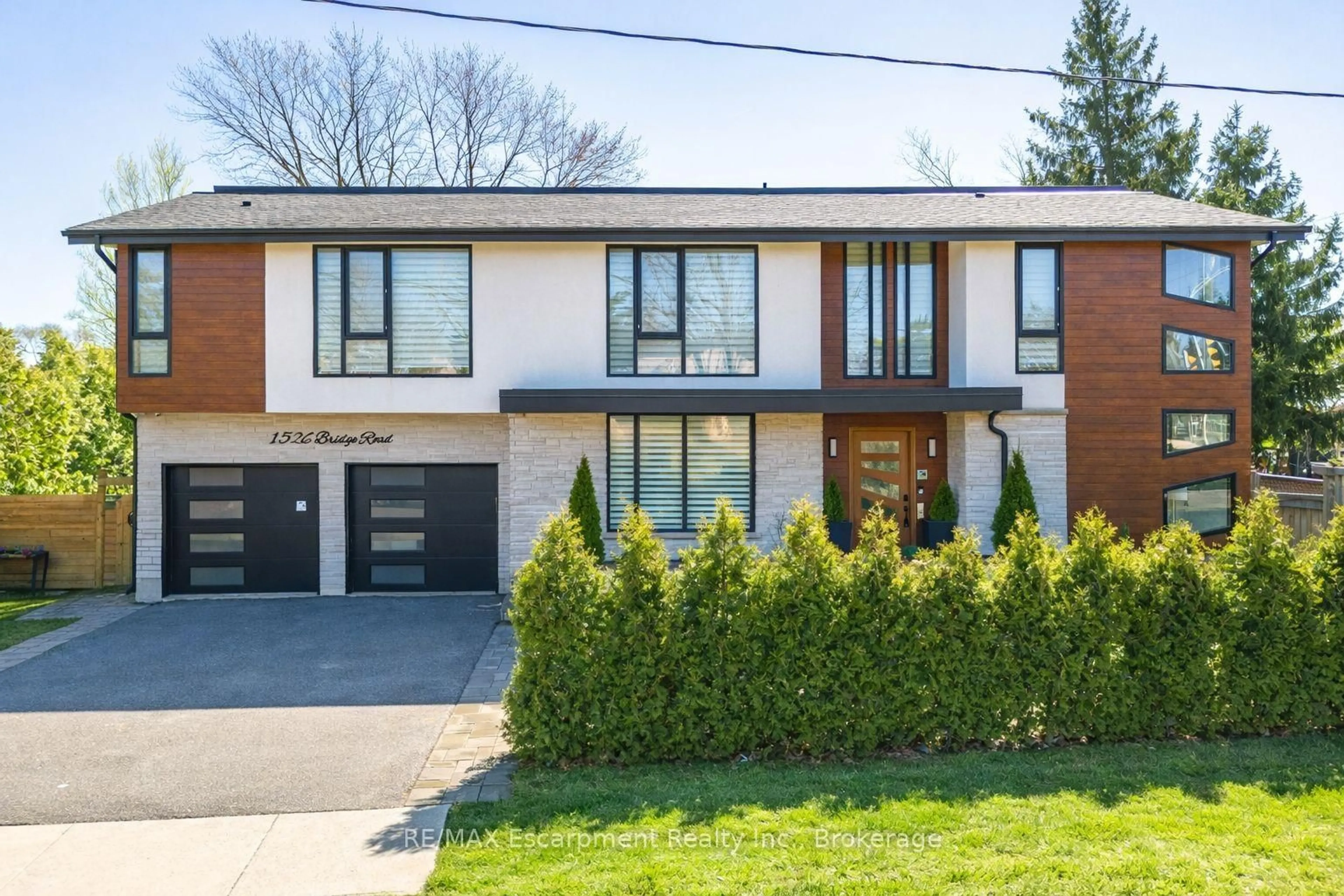 Home with brick exterior material, street for 1526 Bridge Rd, Oakville Ontario L6L 2E3