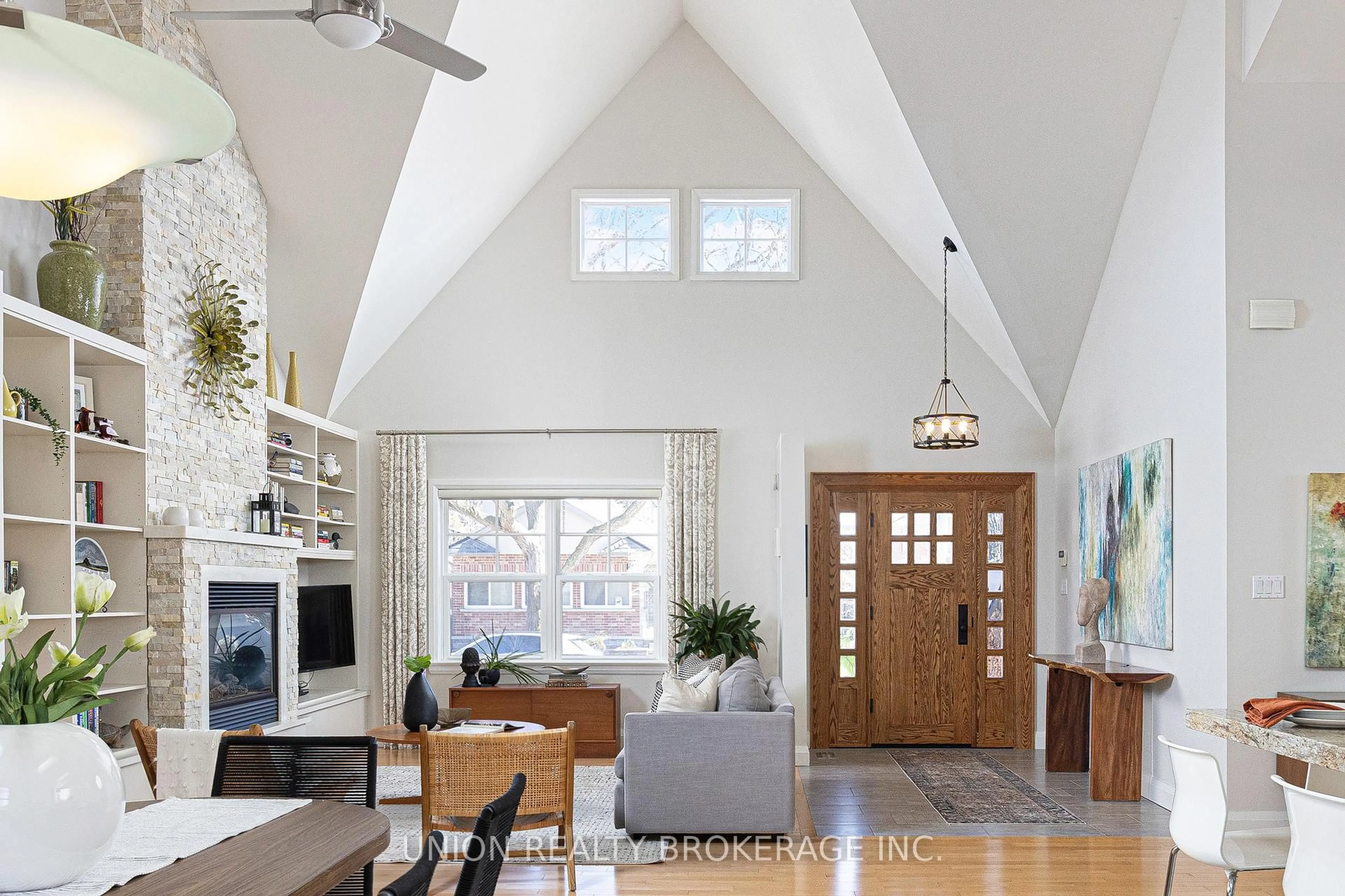 Unknown for 2 Hilo Rd, Toronto Ontario M8W 1L9