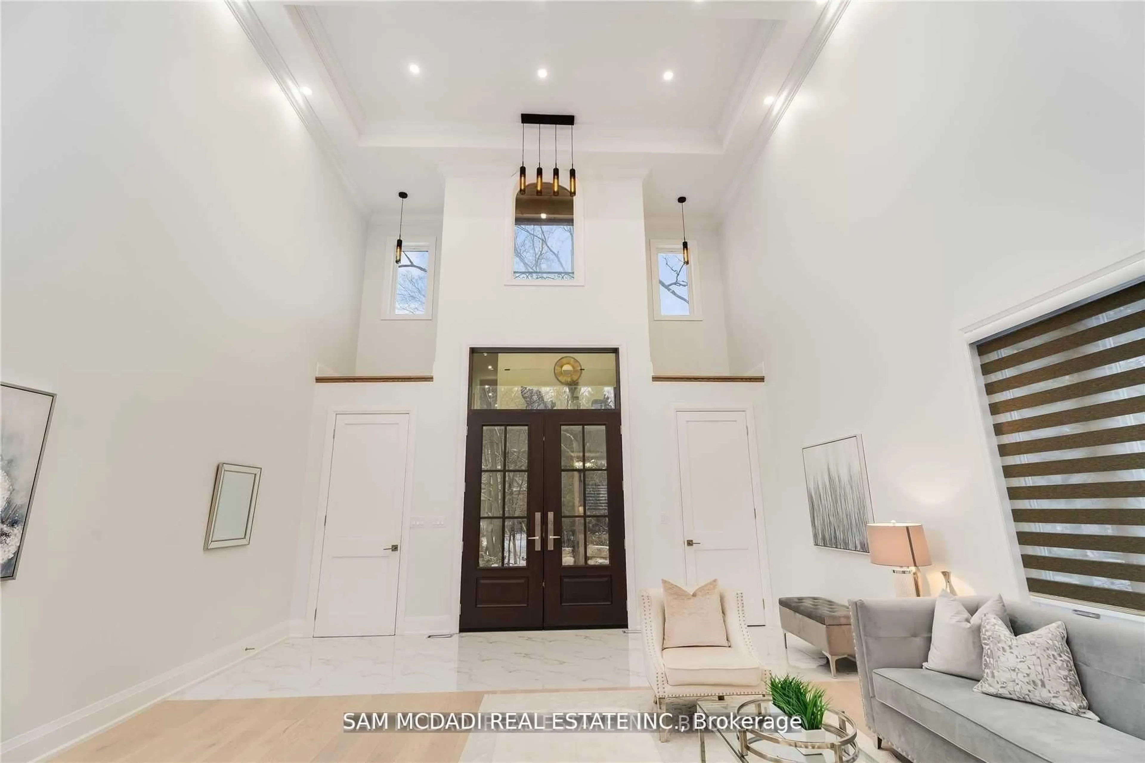 Indoor entryway for 1138 Garden Rd, Mississauga Ontario L5H 3J6