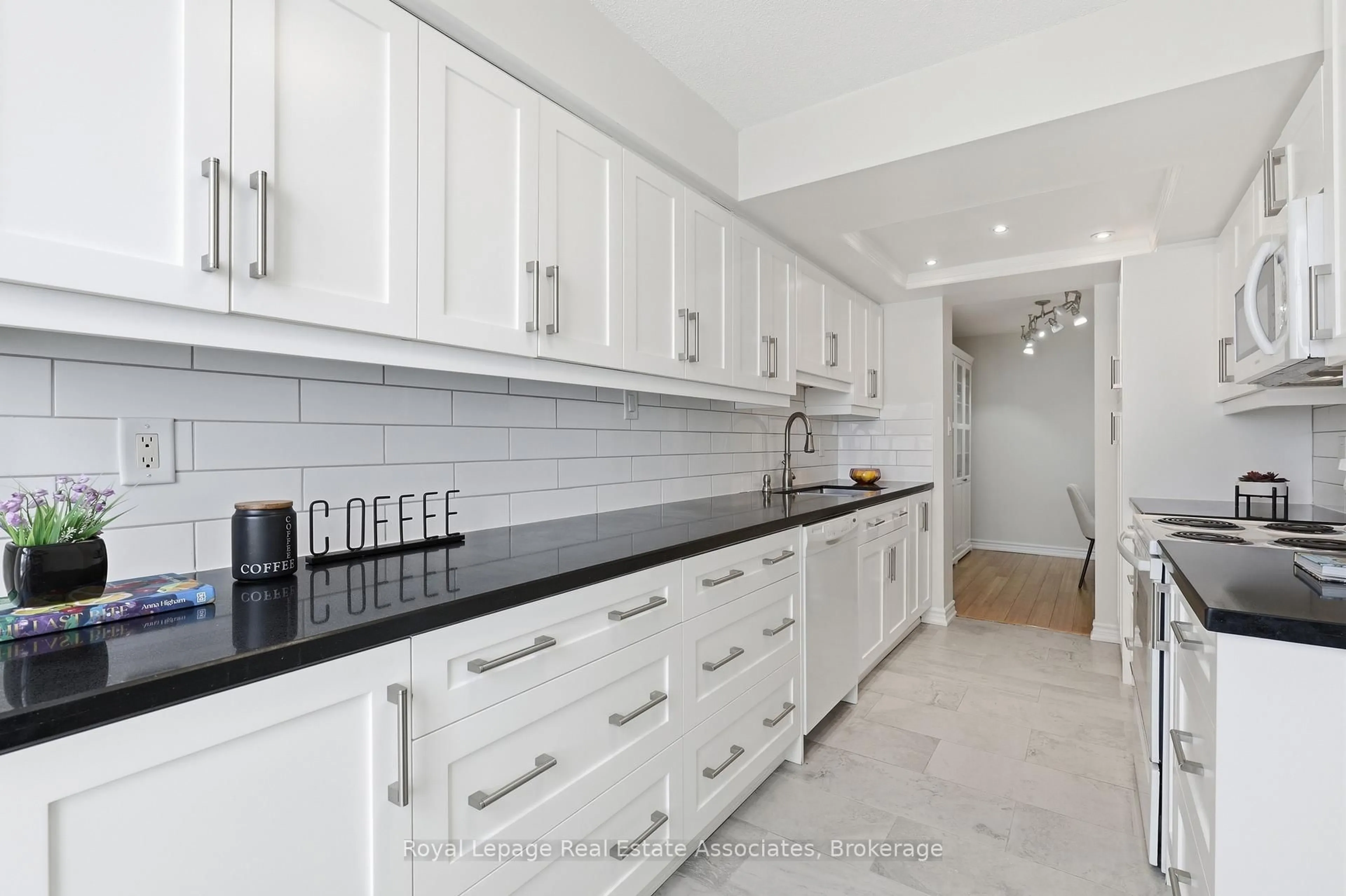 Contemporary kitchen, ceramic/tile floor for 10 Malta Ave #1401, Brampton Ontario L6Y 4G6