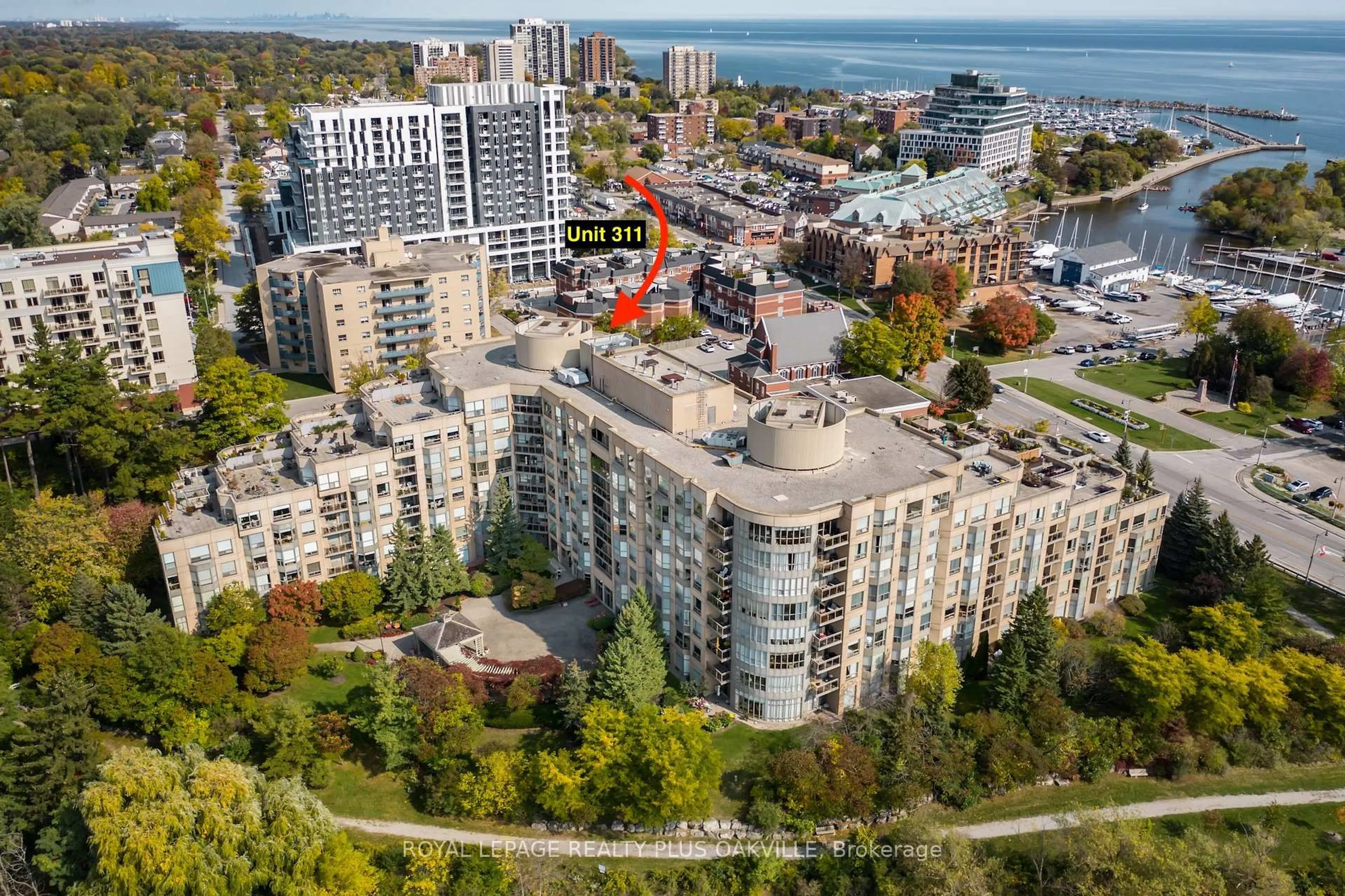A pic from outside/outdoor area/front of a property/back of a property/a pic from drone, city buildings view from balcony for 2511 Lakeshore Rd #311, Oakville Ontario L6L 6L9