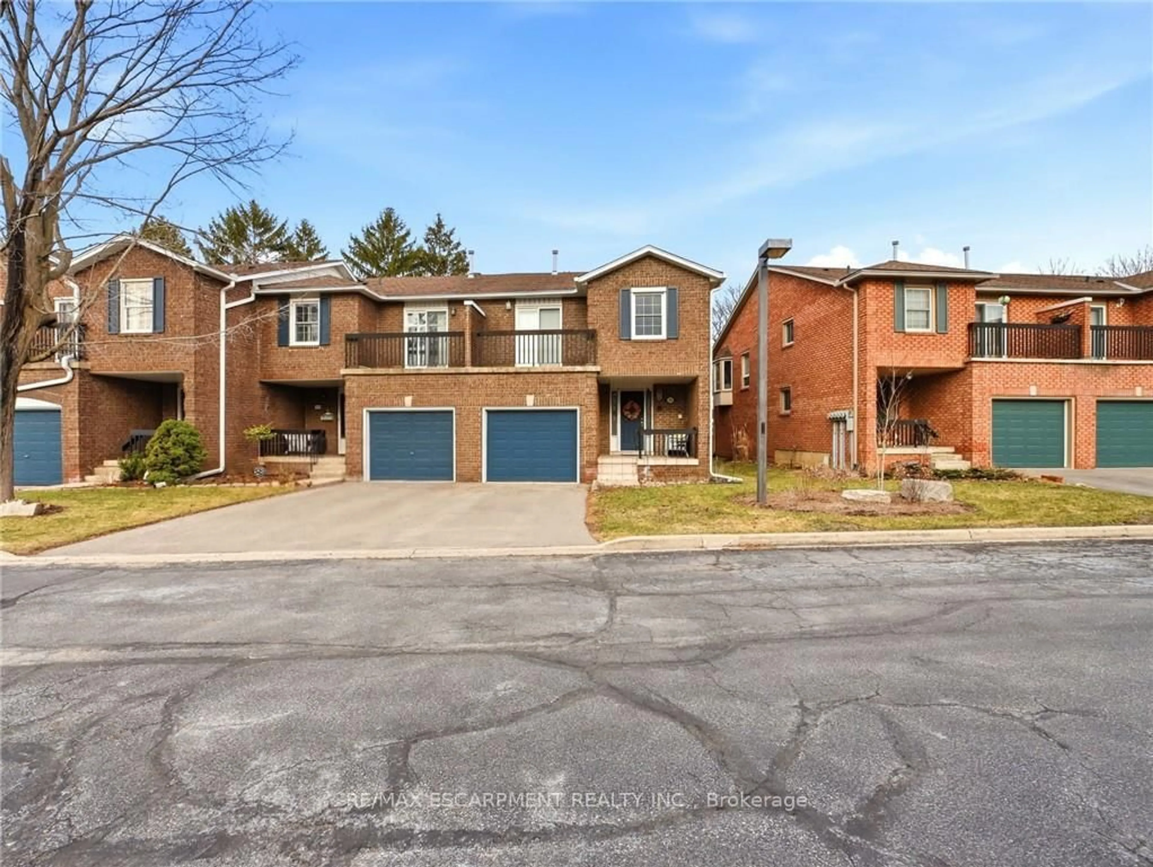 Home with brick exterior material, street for 1205 Lambs Crt #15, Burlington Ontario L7S 2G5