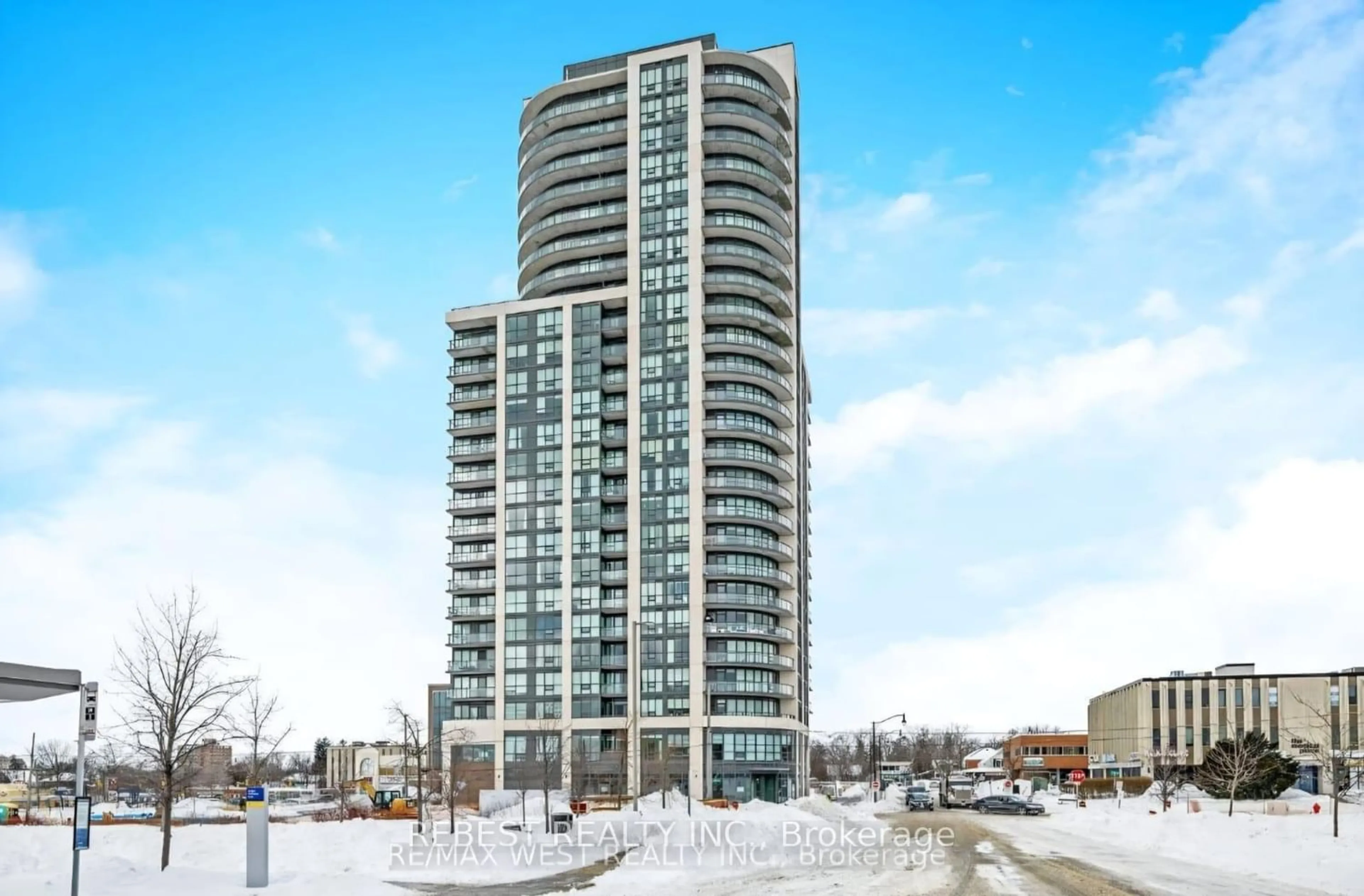 Indoor foyer for 15 Lynch St #1207, Brampton Ontario L6W 0C7