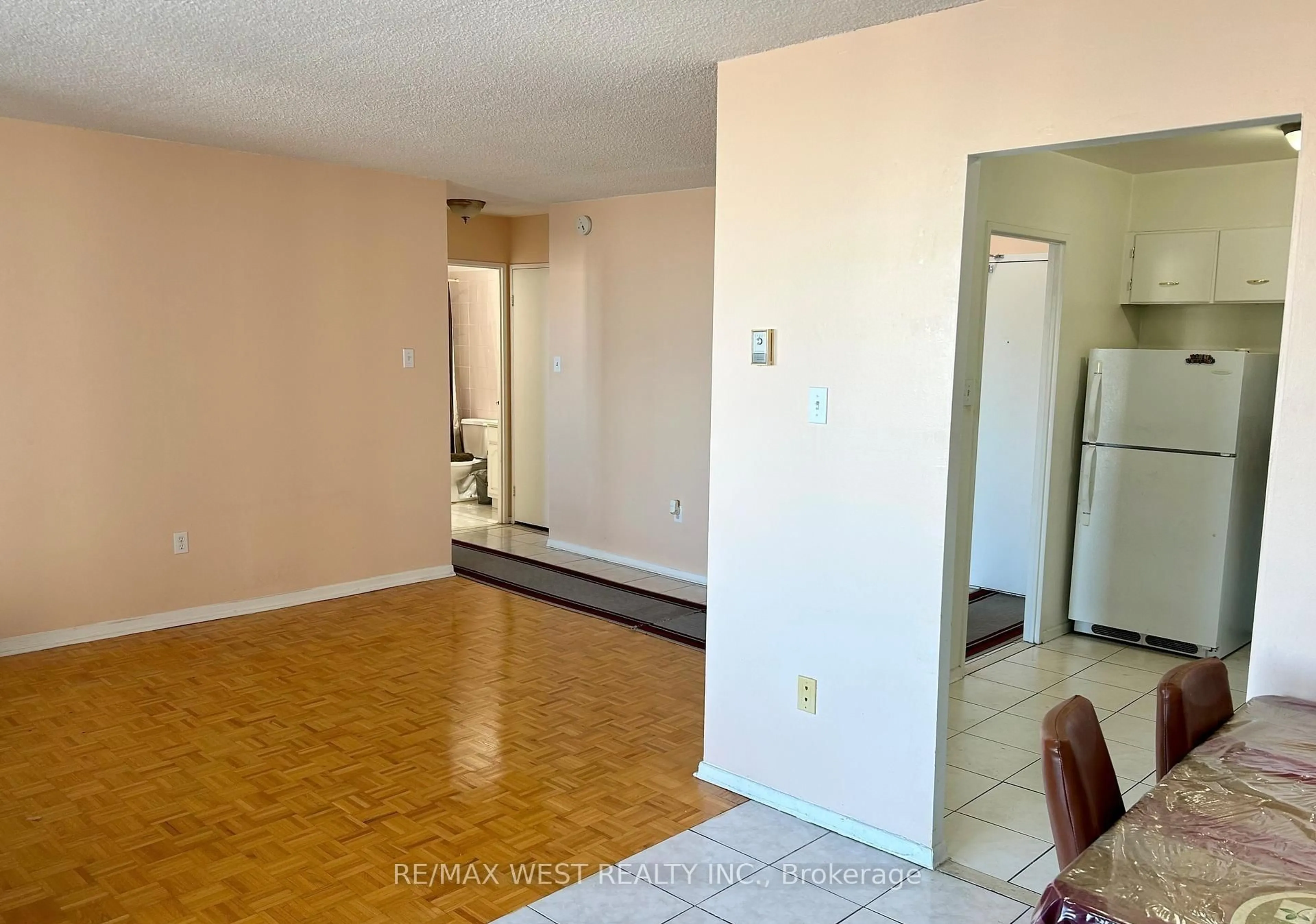 A pic of a room for 5 San Romano Way #1510, Toronto Ontario M3N 2Y4
