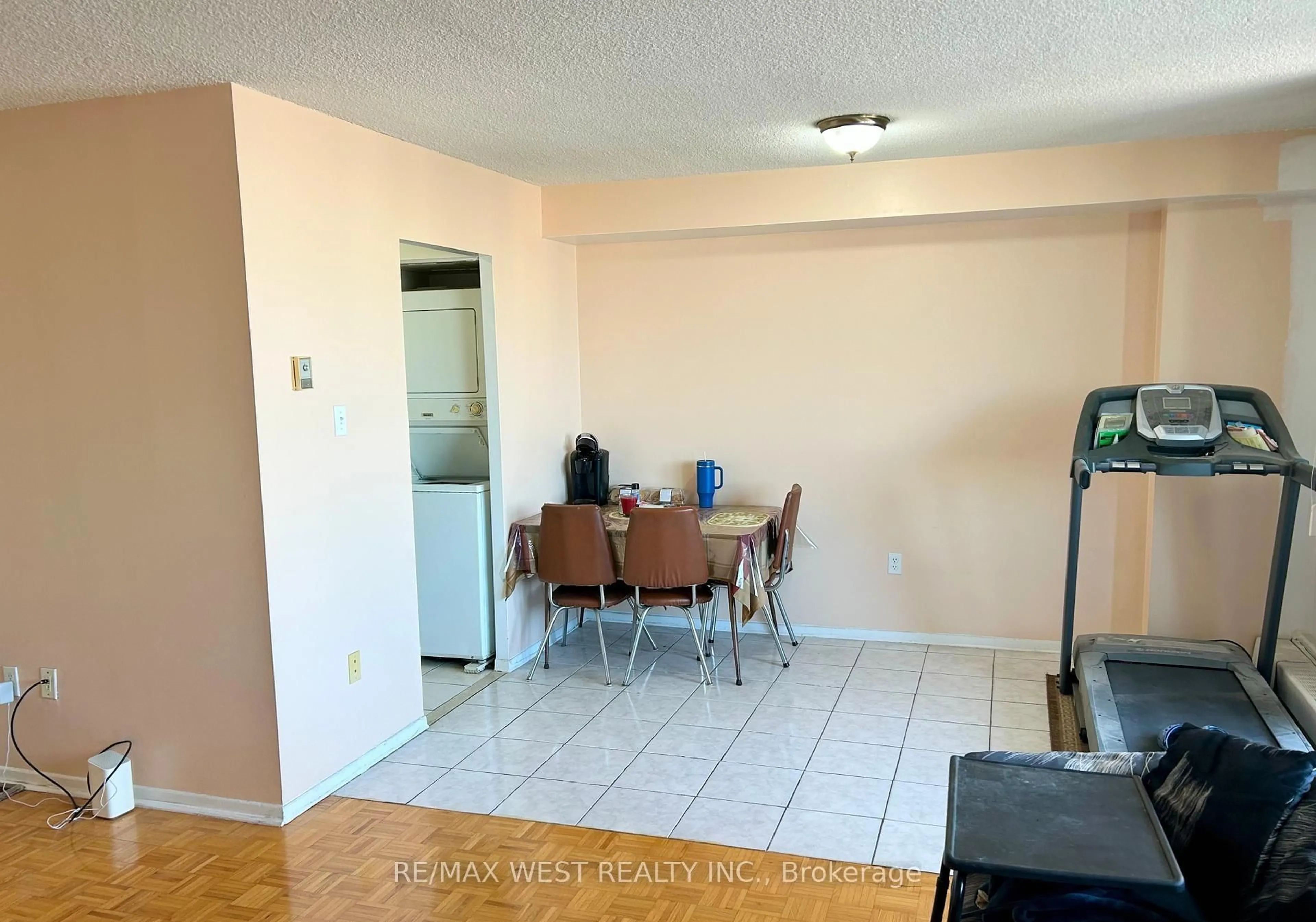 A pic of a room for 5 San Romano Way #1510, Toronto Ontario M3N 2Y4