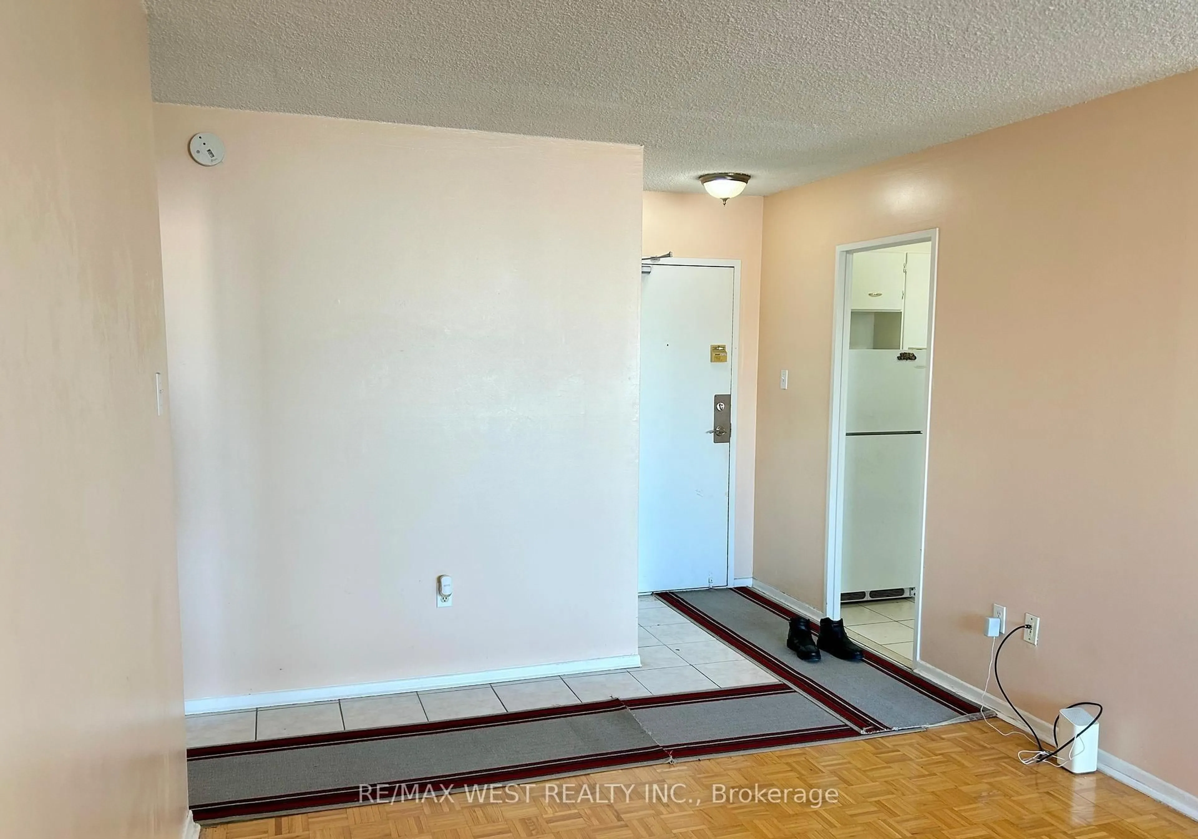 A pic of a room for 5 San Romano Way #1510, Toronto Ontario M3N 2Y4