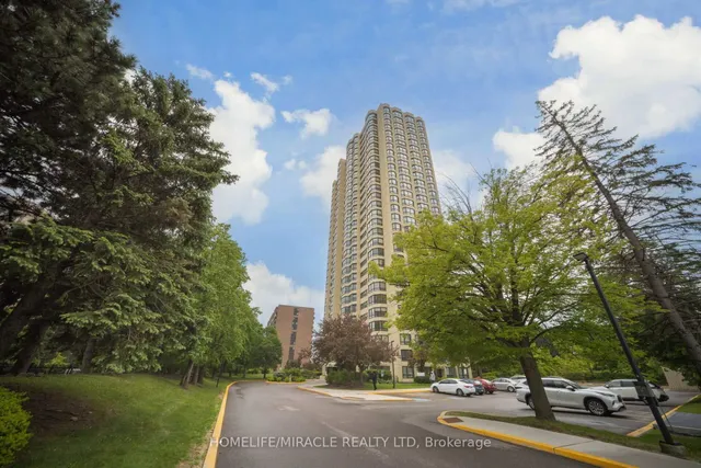 8 Lisa St #1802, Brampton 1