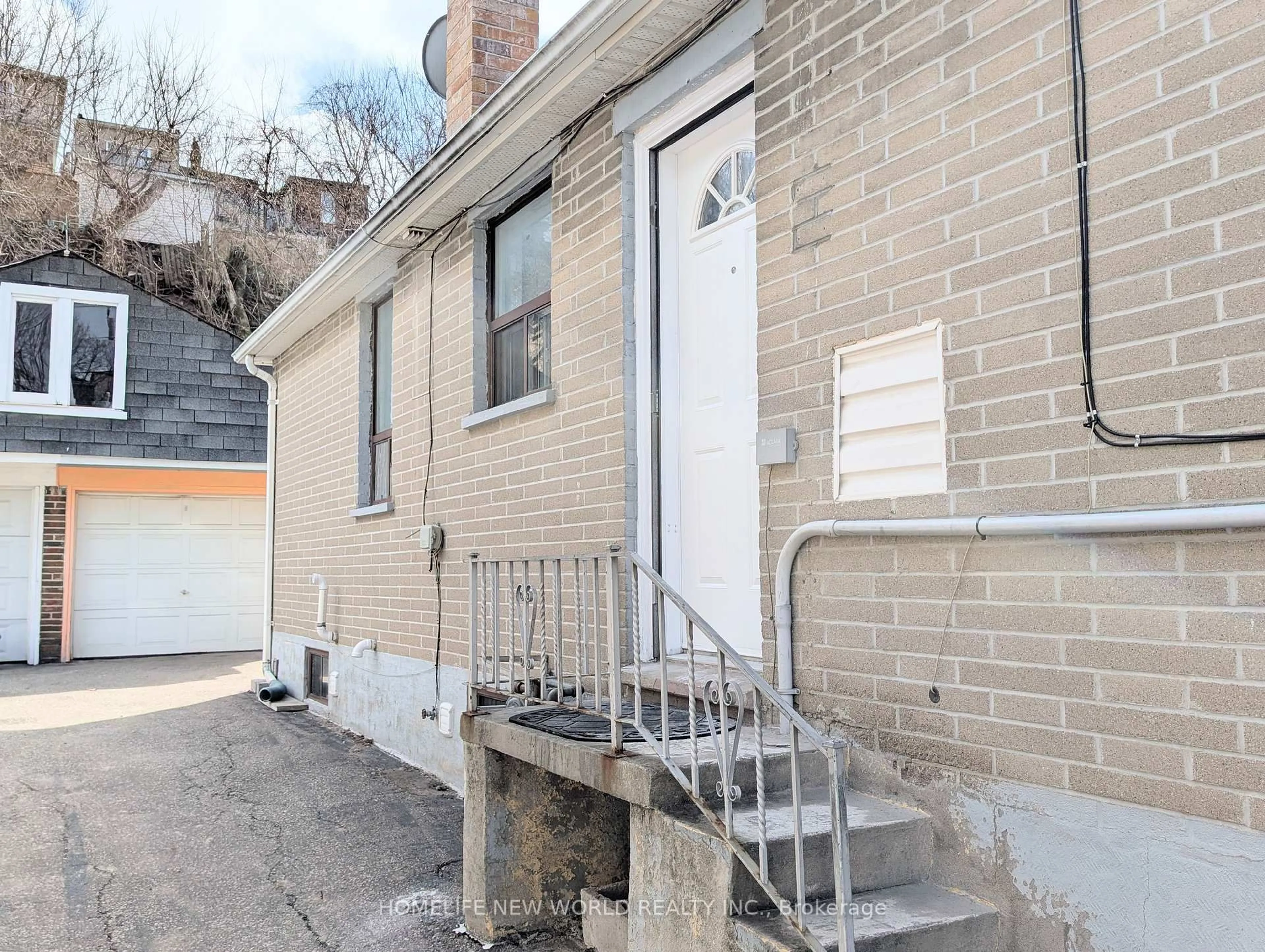 Unknown for 53 Dunraven Dr, Toronto Ontario M6M 1G9