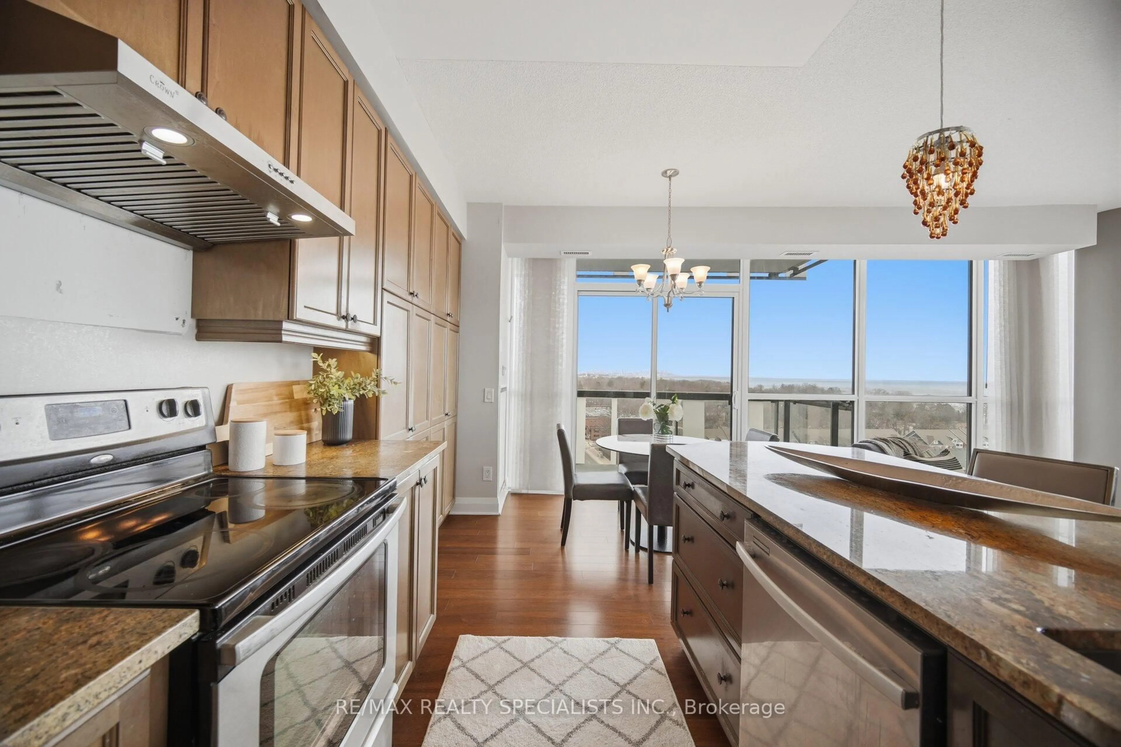 Open concept kitchen, unknown for 1 Hurontario St #1204, Mississauga Ontario L5G 0A3