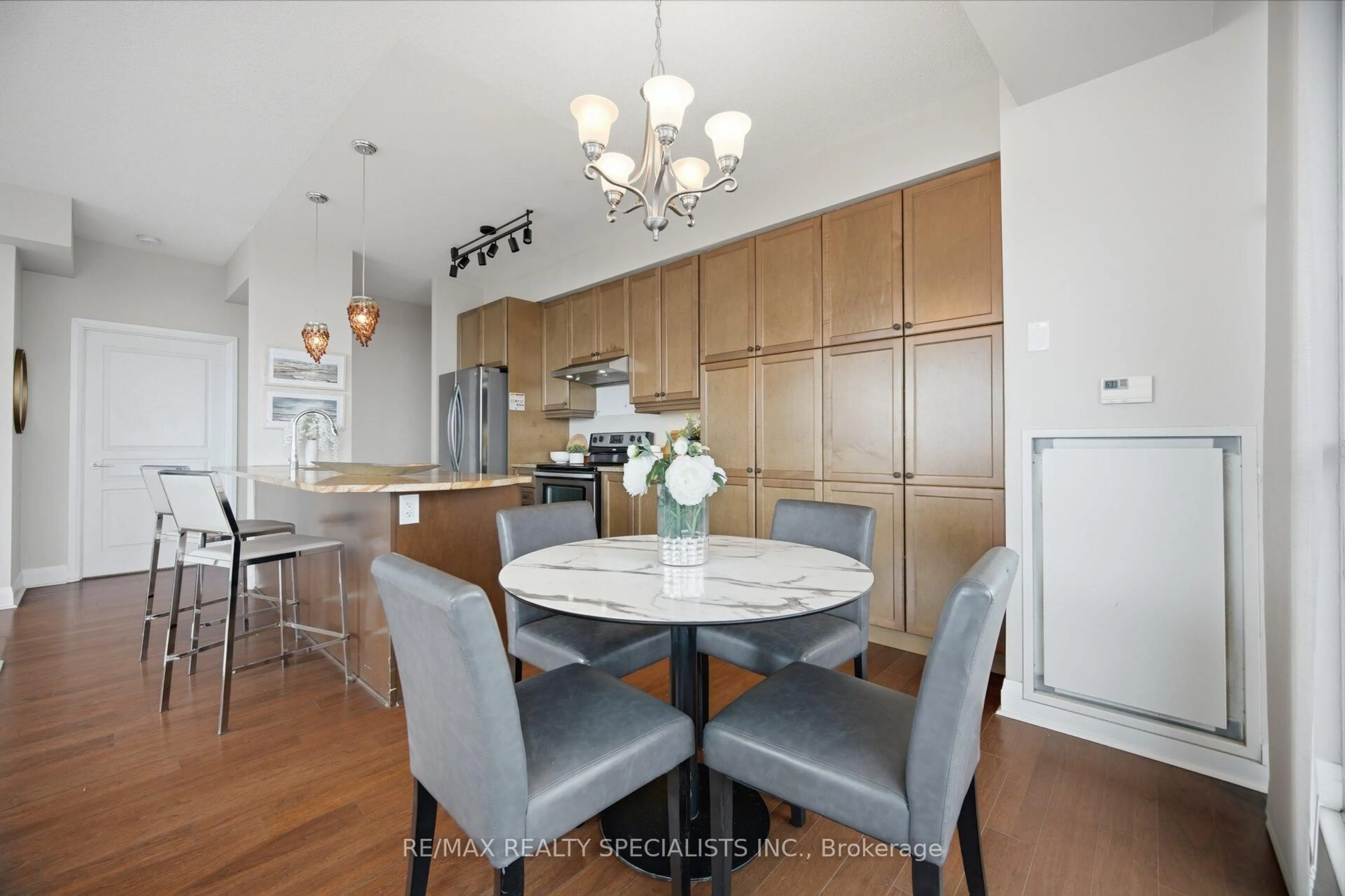 Open concept kitchen, unknown for 1 Hurontario St #1204, Mississauga Ontario L5G 0A3